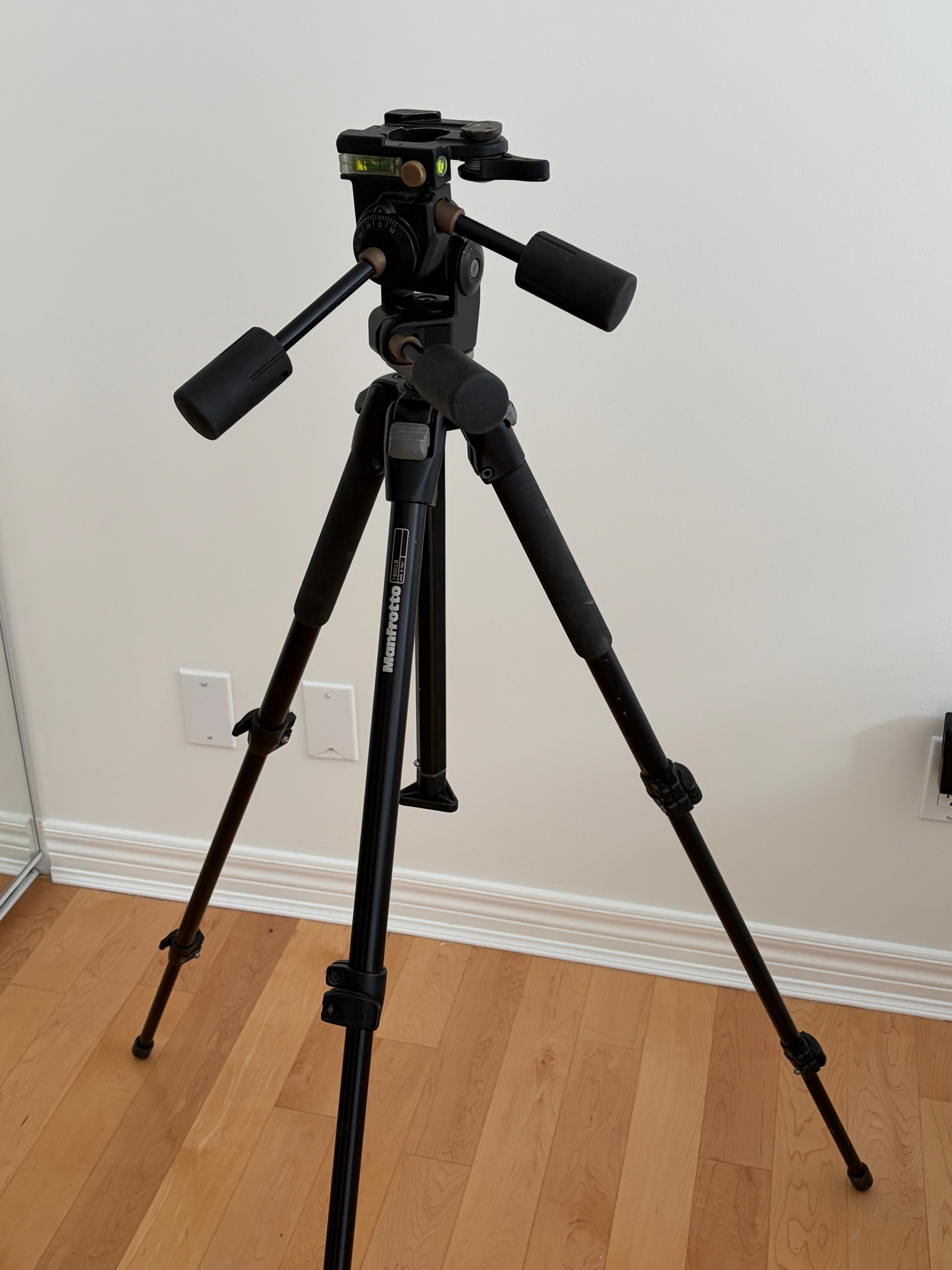 Manfrotto 190CLB Tripod with 3275 Head and 360 Panoramic head