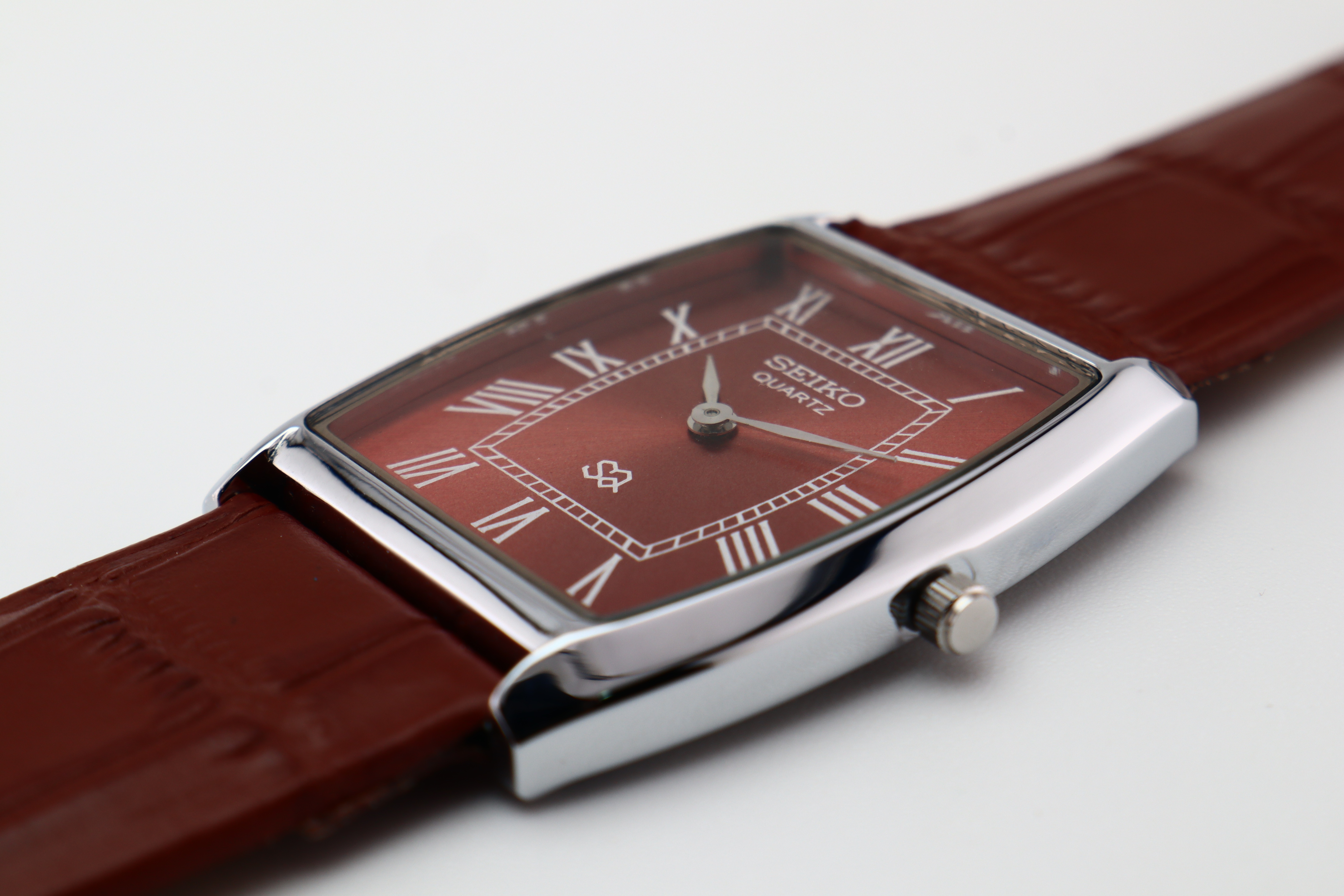 Refurbished Vintage Barrel Tank Men’s Watch - photo 4