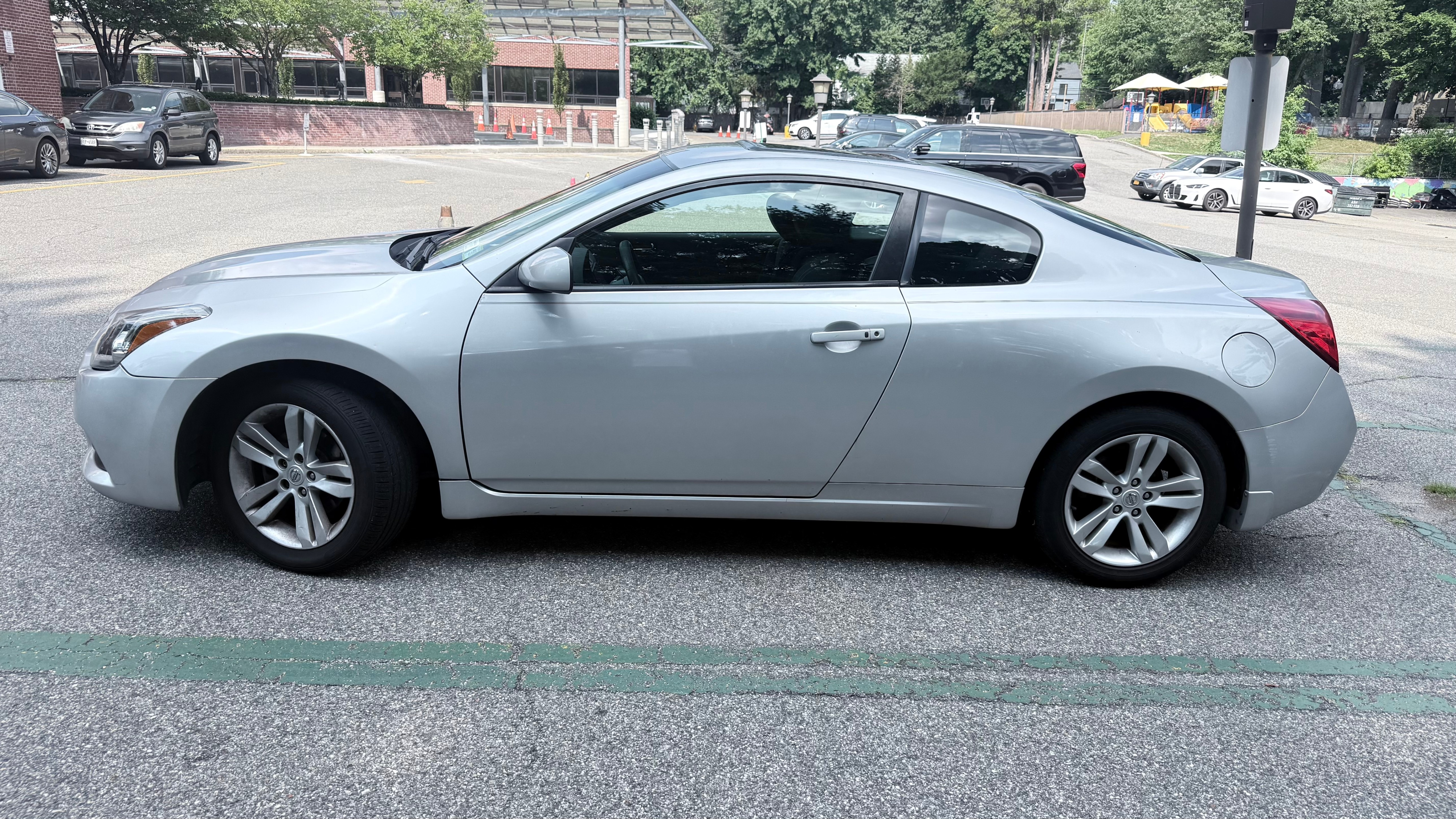 Nissan Altina 2.5L - photo 2