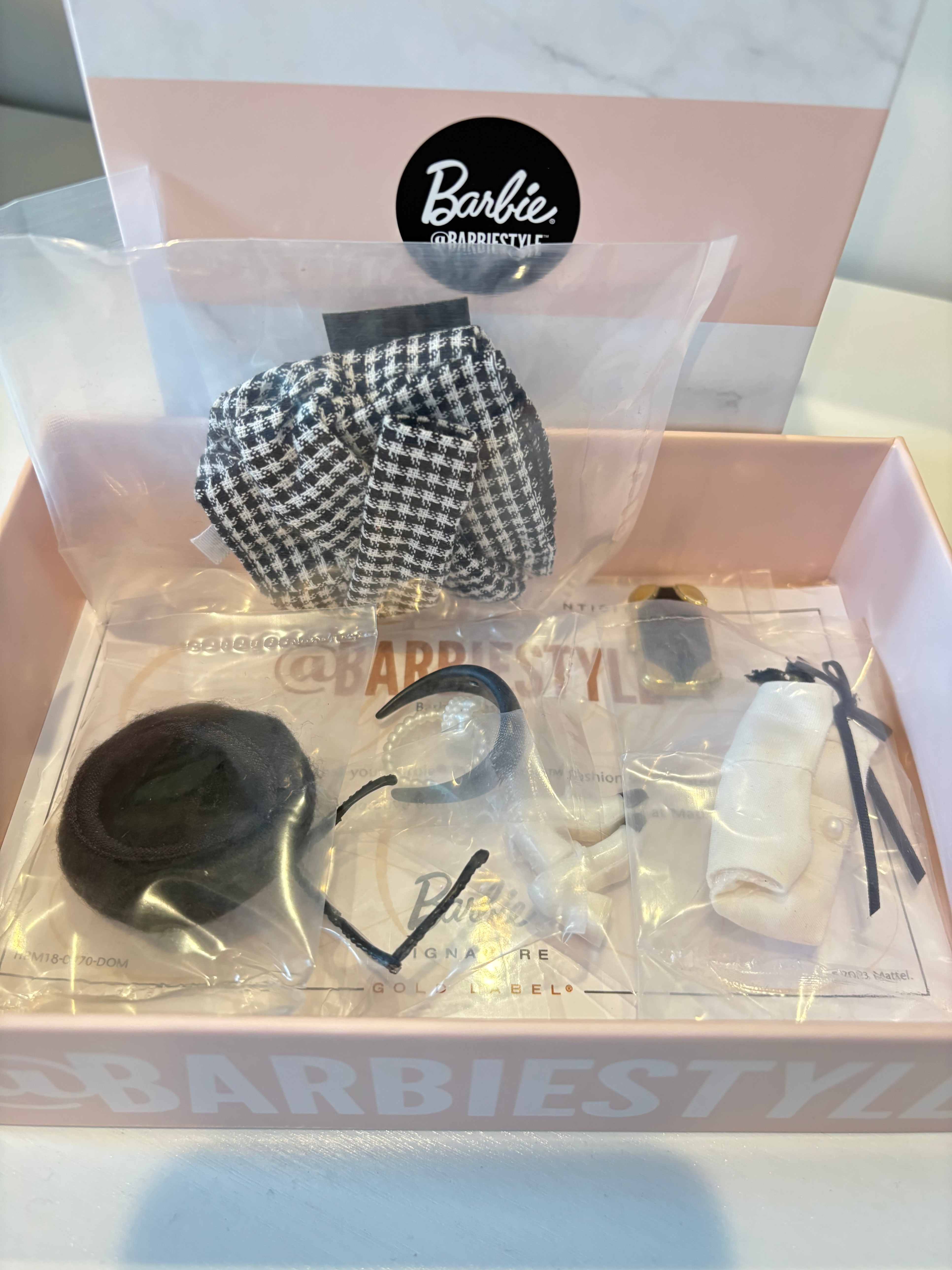 Barbie Plazacore Fashion Pack Mattel - photo 4