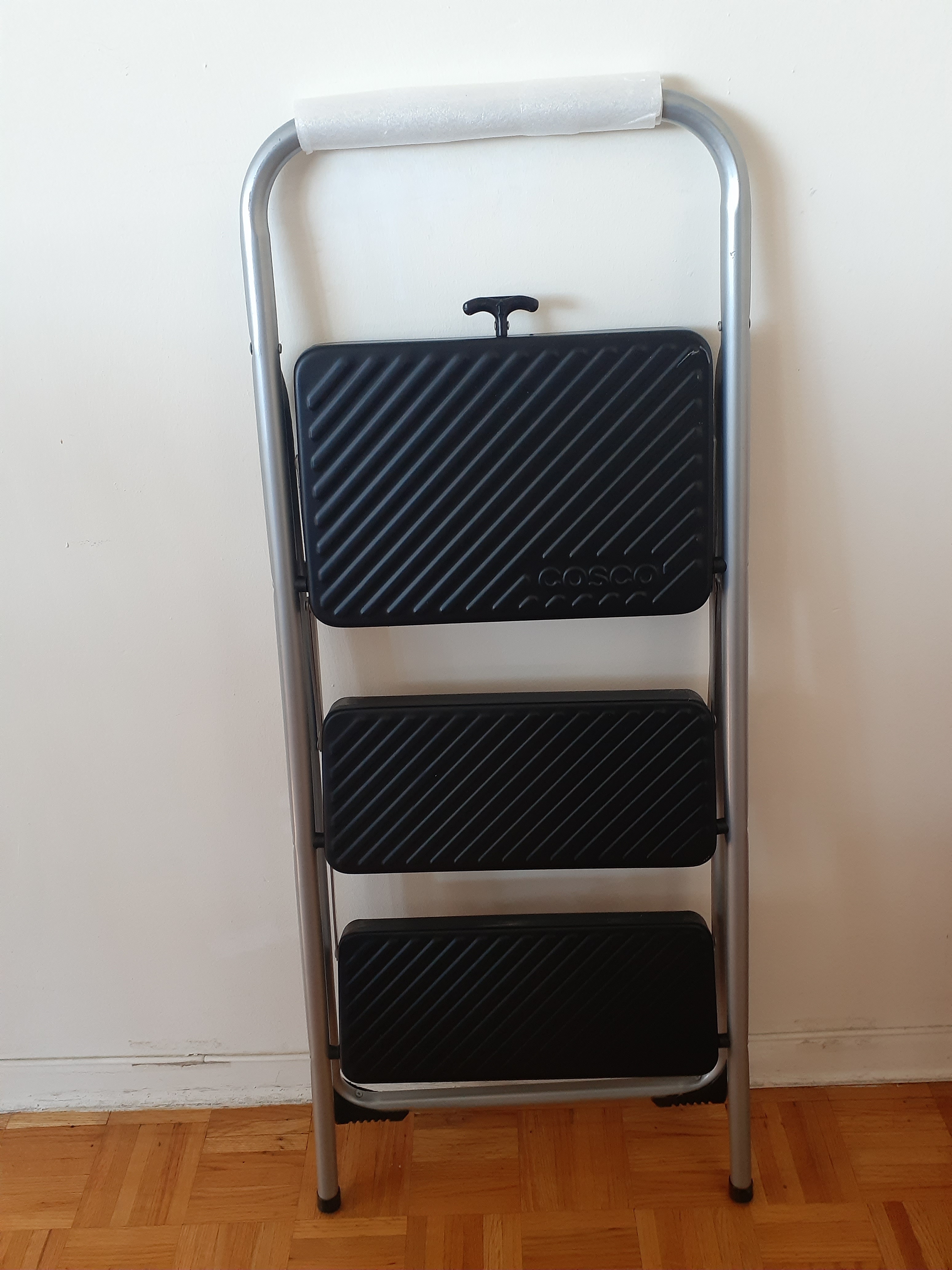 COSCO Folding 3-Step Ladder