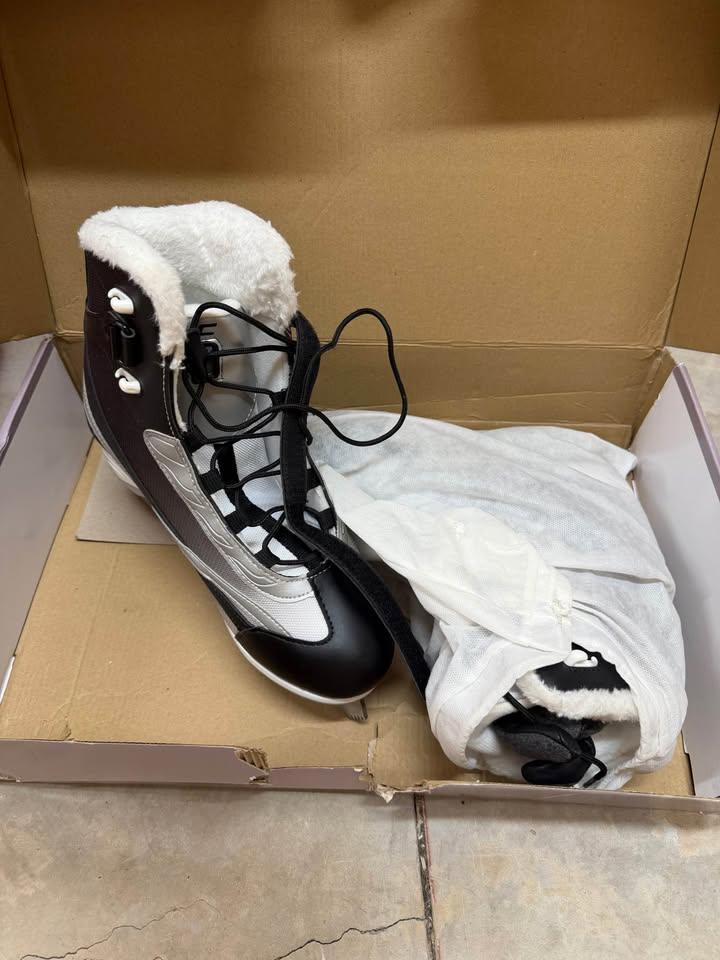 Reebok SKR450 WM REC SKATES Size 7