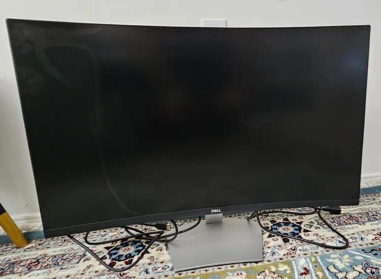 Dell 32” Curved Monitor S3222HN – Broken Screen – For Parts Only - photo 2