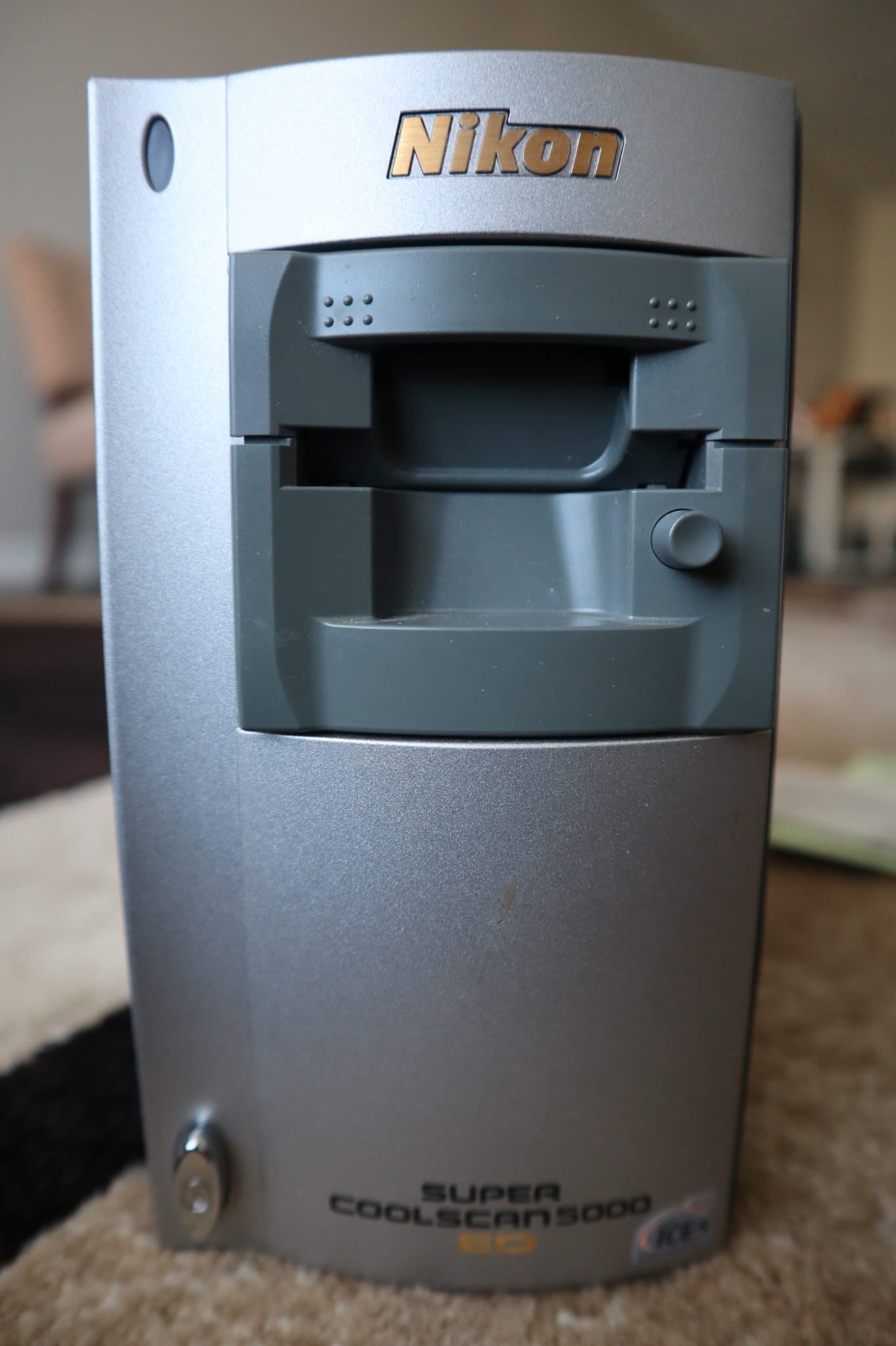Nikon Super Coolscan 5000 ED Film Scanner - photo 4