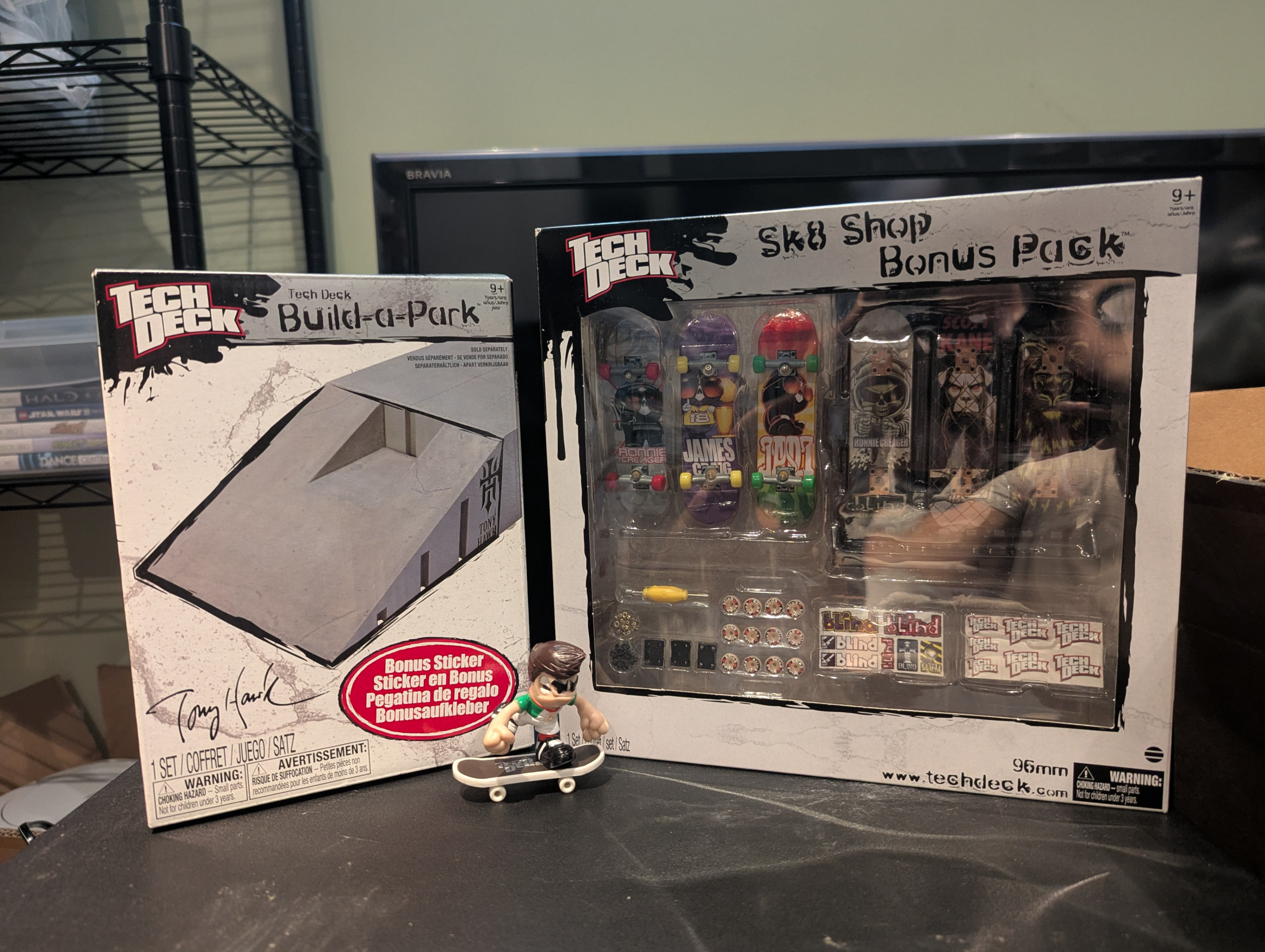 Tech Deck Sk8 Shop Bonus Pack + Ramp + Figure Bundle