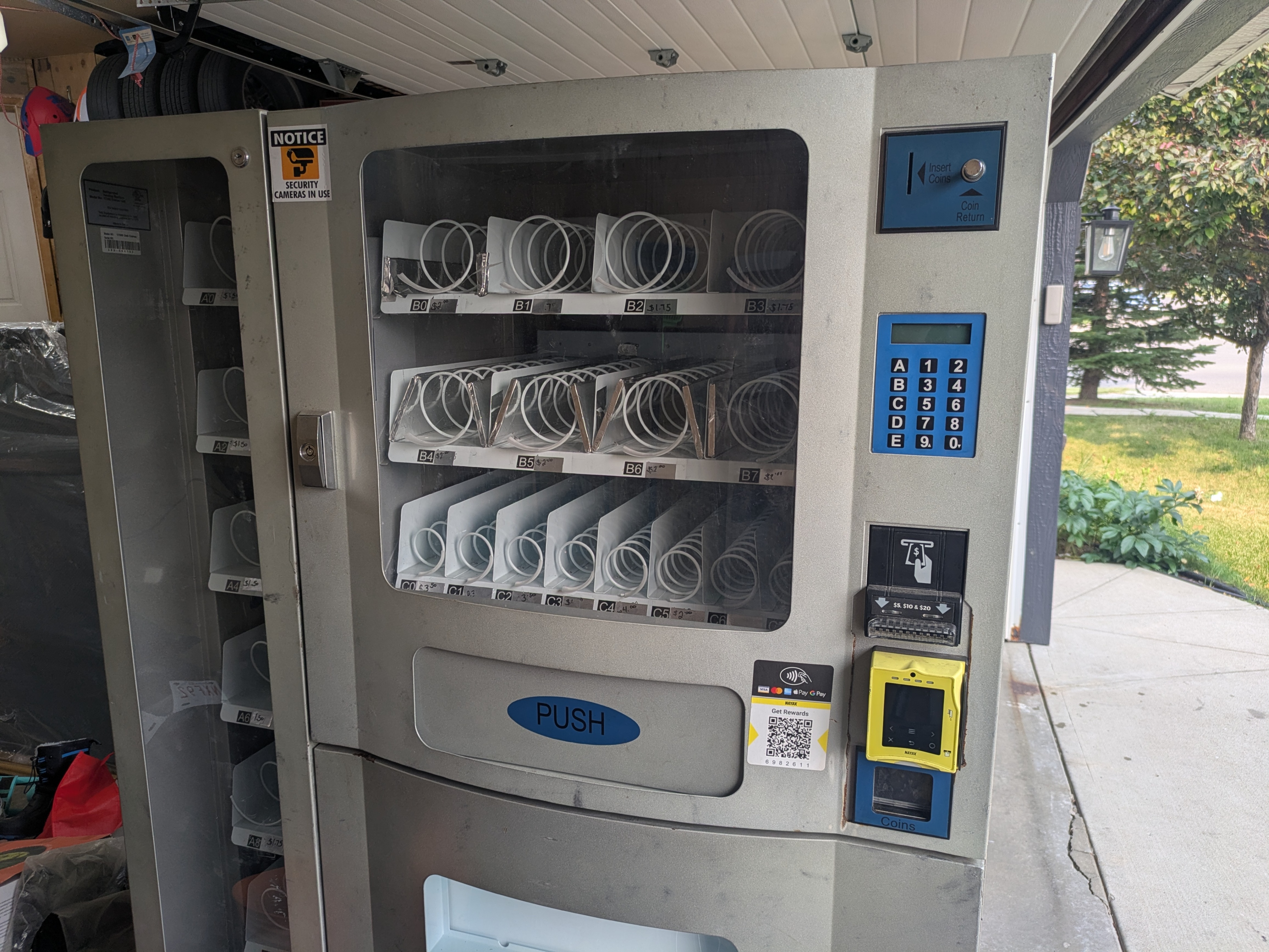 Seaga Office Deli 3-Piece Vending Machine - photo 2