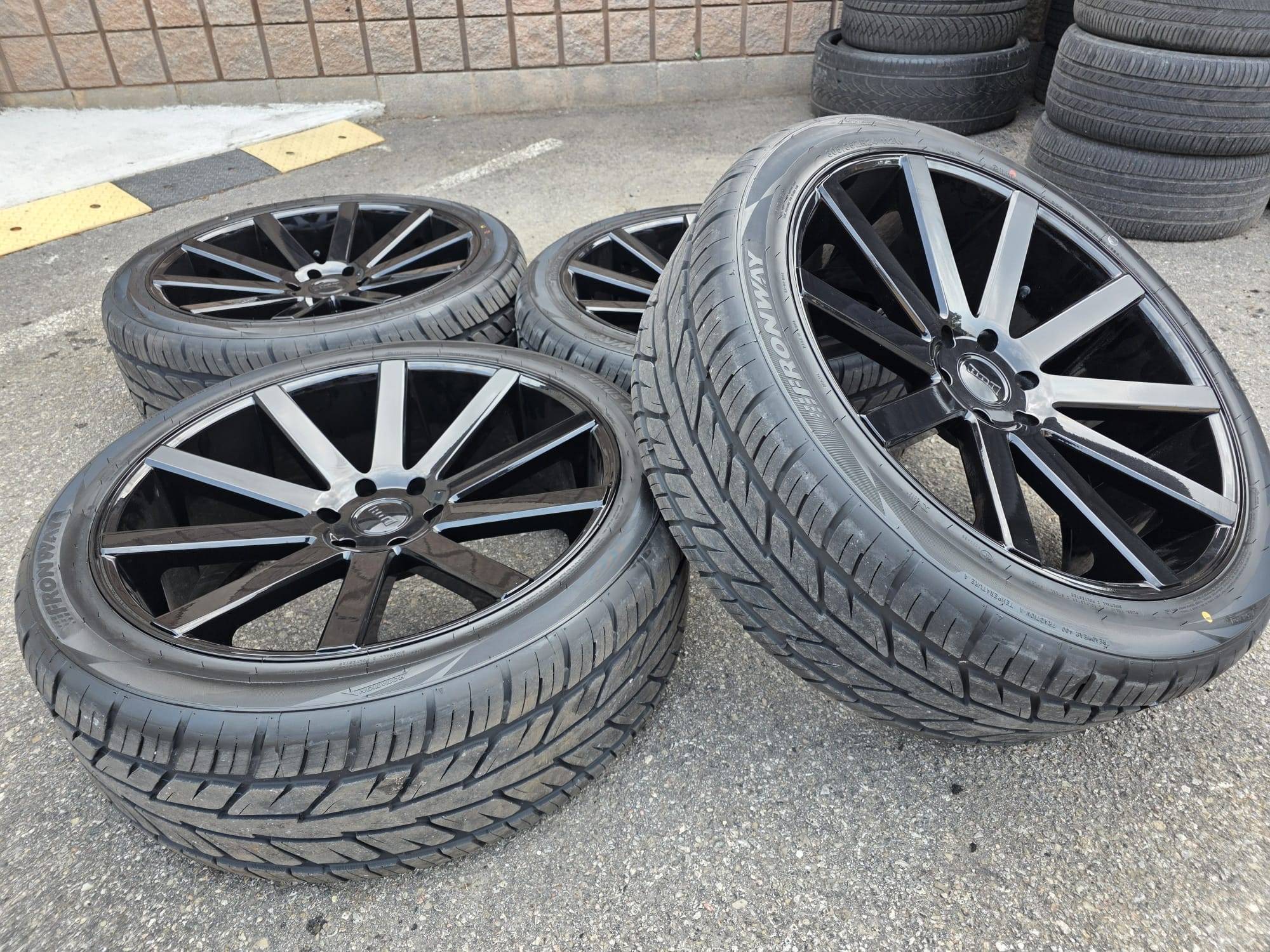 NEW 24”DUB SHOT CALLA(6x139)+305/35/R24 tires-Escalade/Tahoe/Si