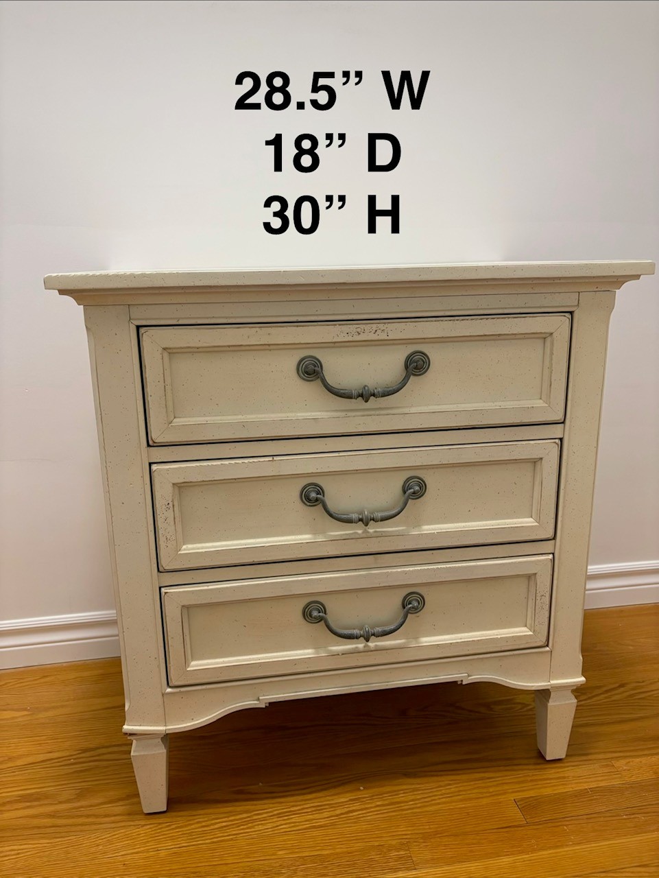 Cream 3-Drawer Nightstand - Cream