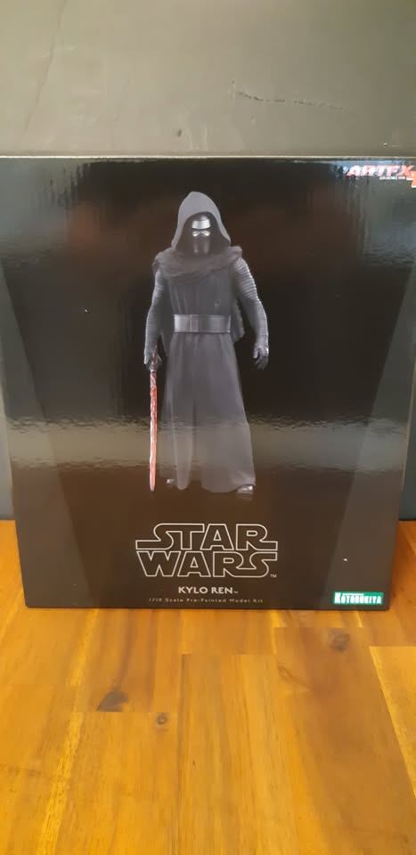 KOTOBUKIYA ARTFX + STAR WARS KYLO REN 1/10 Scale - photo 2