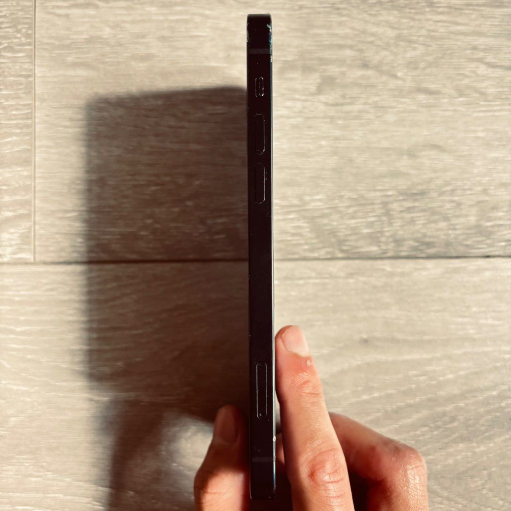 iPhone 12 - photo 5