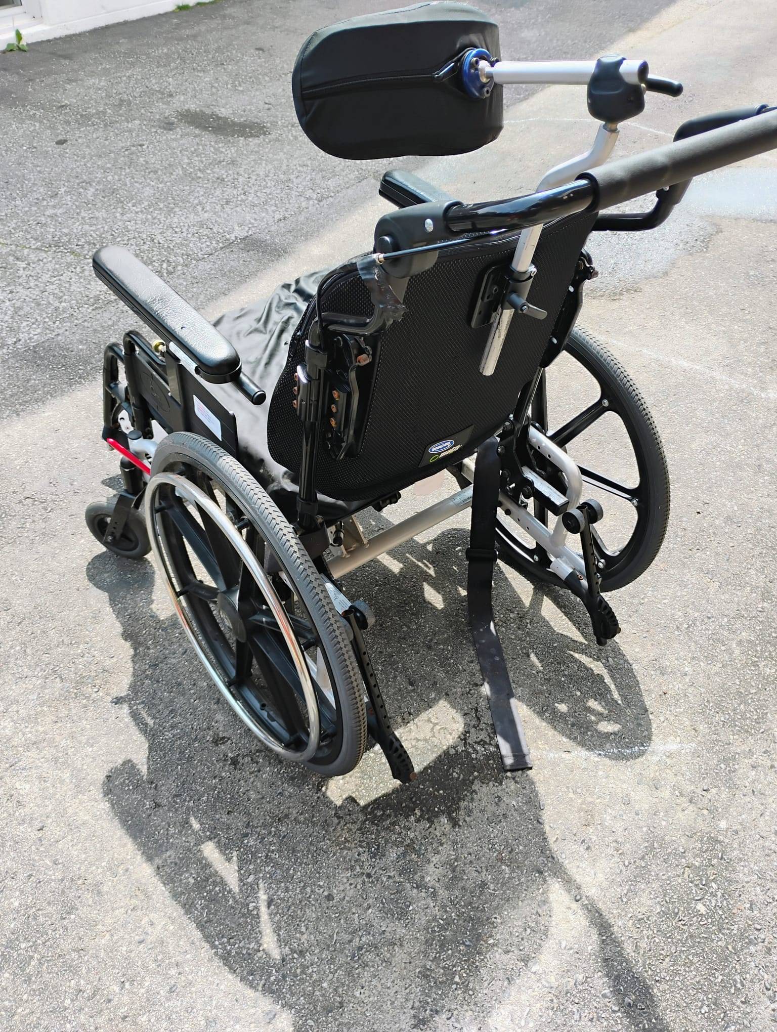 Invacare Matrx Wheelchair w/Attachments - photo 3