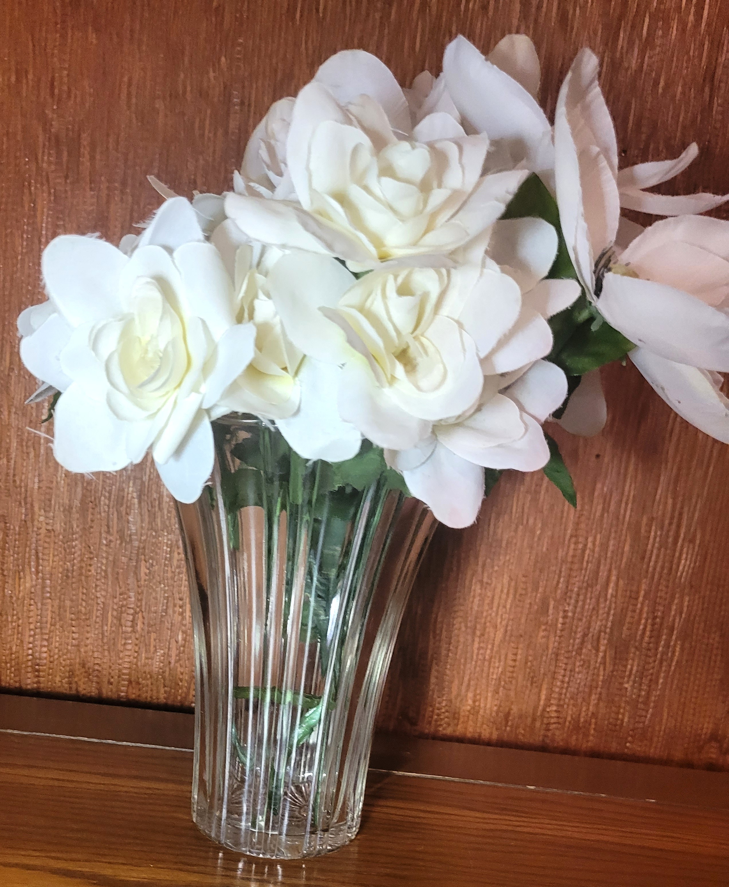 Clear Fluted Glass Vase Late 70s with Faux White Floral Arrang. - photo 5