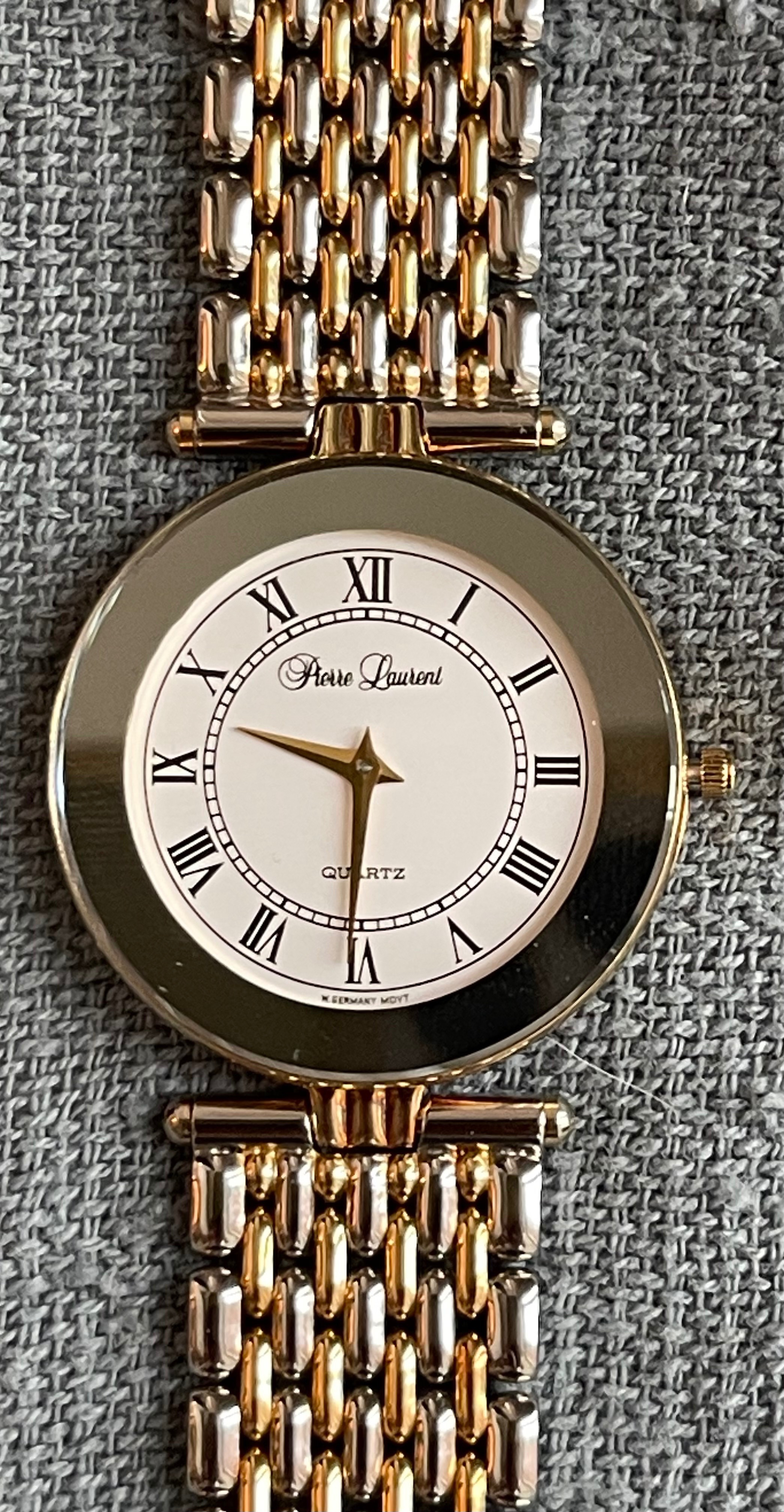 Vintage Pierre Laurent Two-Tone Watch – Mint (Needs Battery) - photo 2