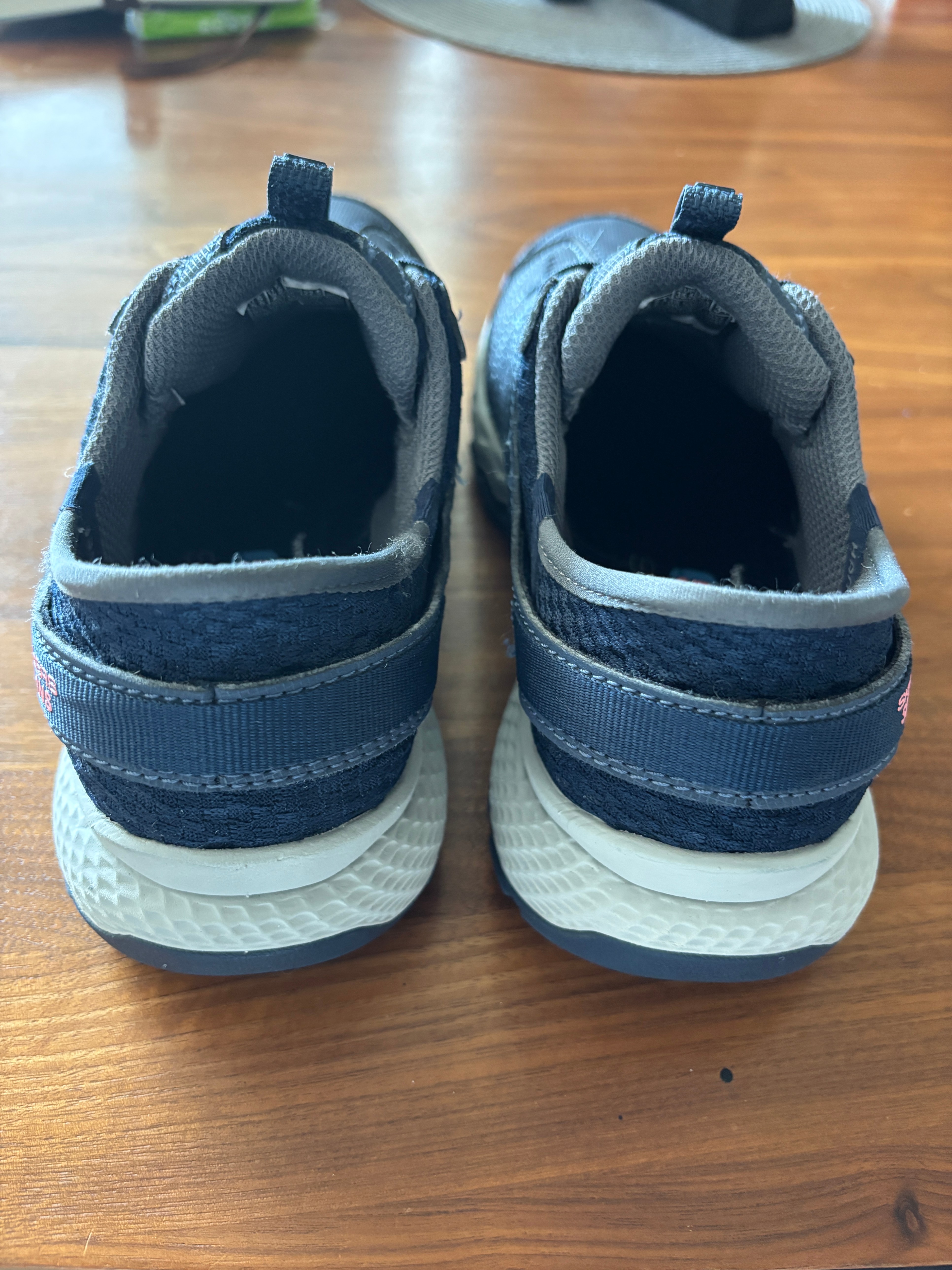 Skechers Hands Free Slip-ins Walking/Trail Shoes – Size 5.5 - photo 5