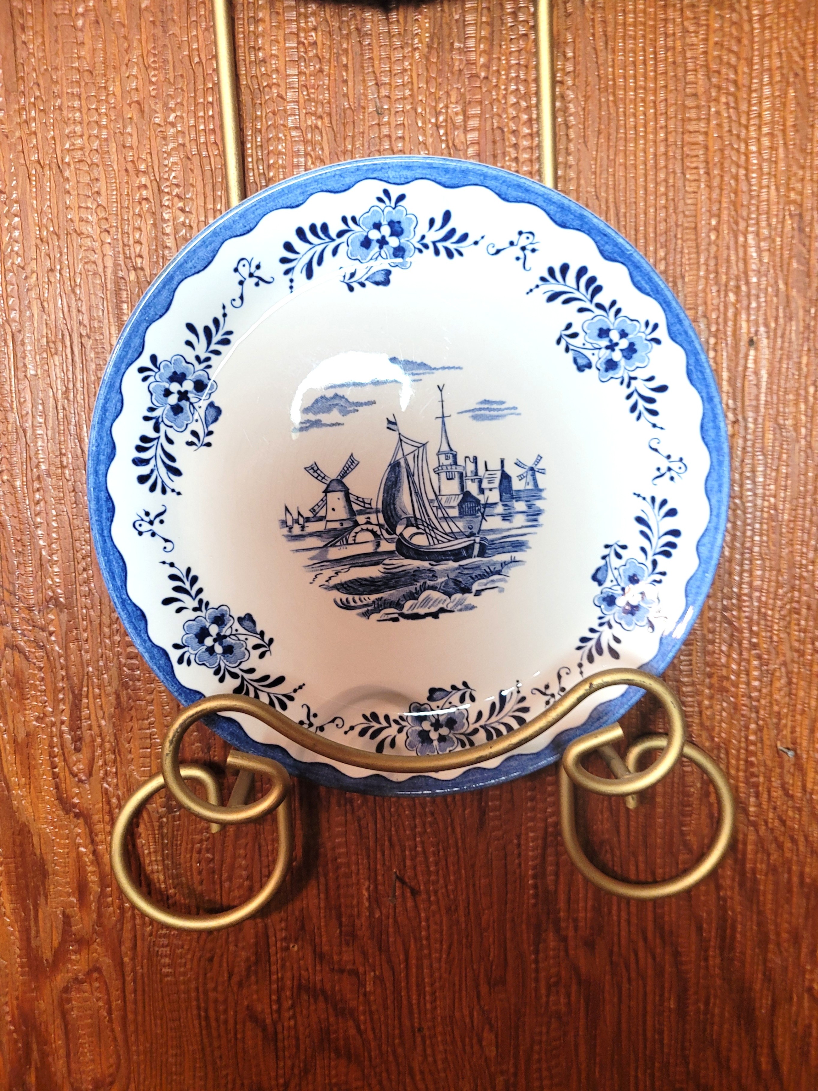 1974 Johnson Broth. Holland Blue White Ironstone Plates/Holder - photo 3