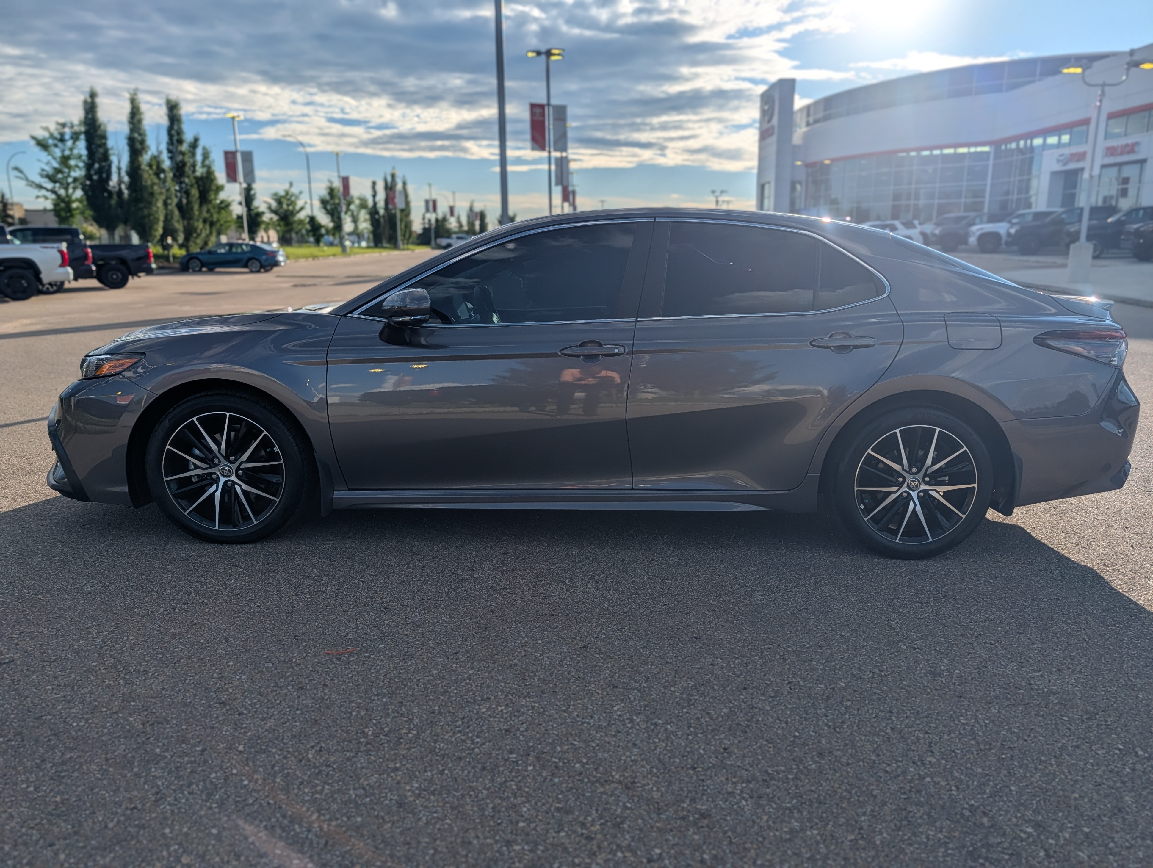 2023 Toyota Camry - photo 4