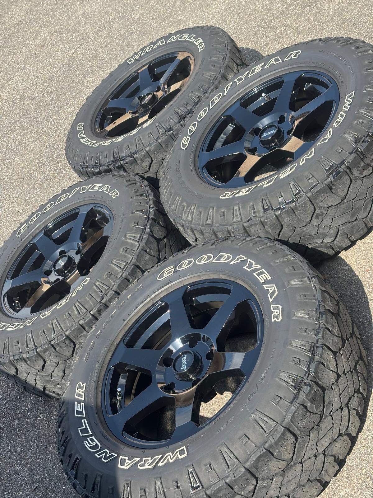 NEW 18”AmericanRacing(5x139)+used 275/70/R18 Duratrac-RAM 1500