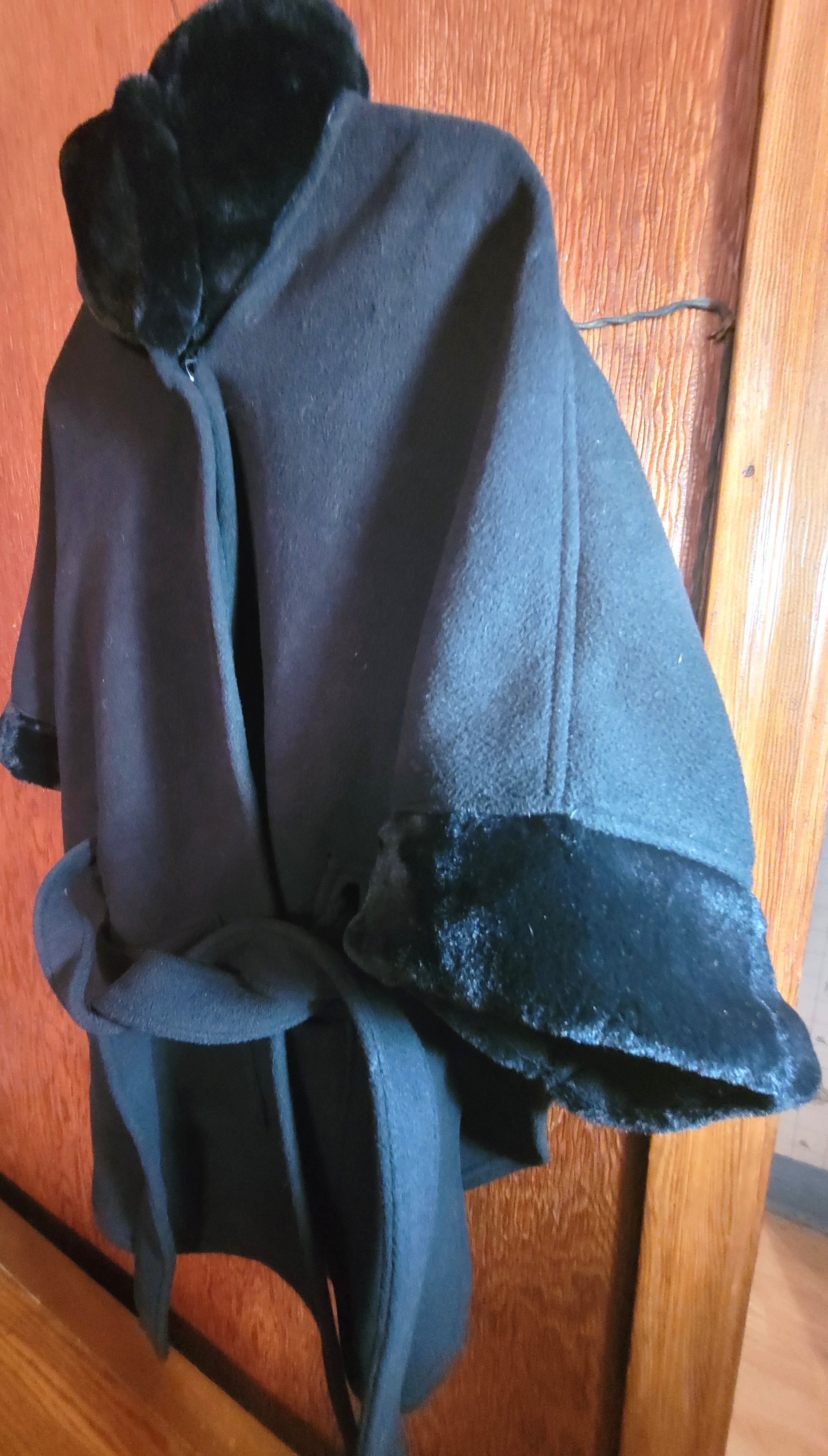 Eivissa Black Fleece Belted Cape Coat Faux Fur Collar Cuffs Wrap - photo 2