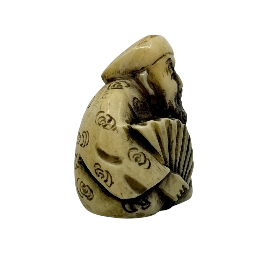 Showa period Japanese carved bone smiling man with fan netsuke - photo 2