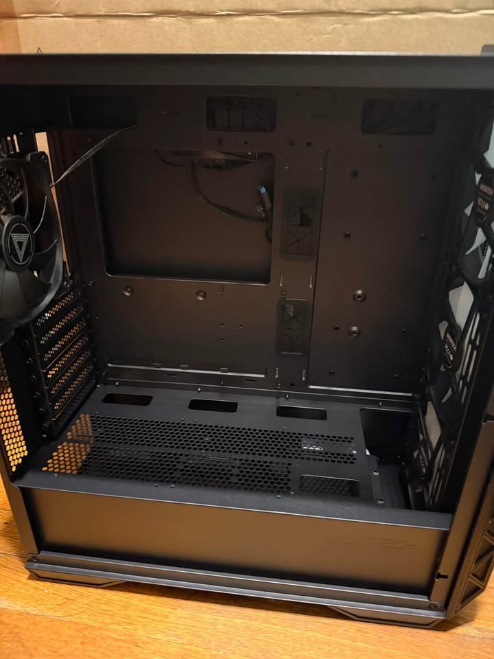 Montech Air 903 Max Gaming Case — Brand New Open Box - photo 3