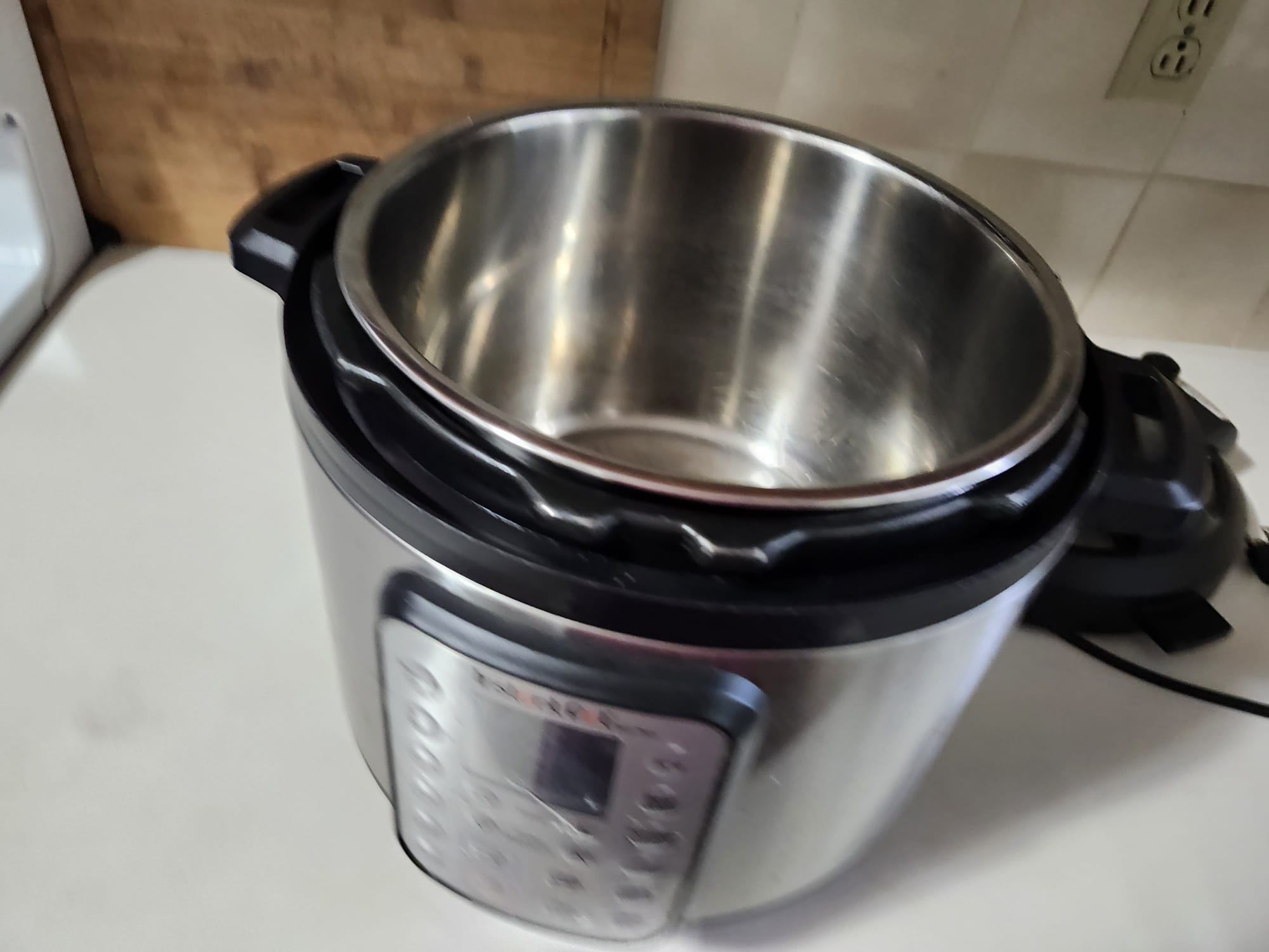 Electric Hot Pot / Pressure Cooker - Moving Sale - photo 4