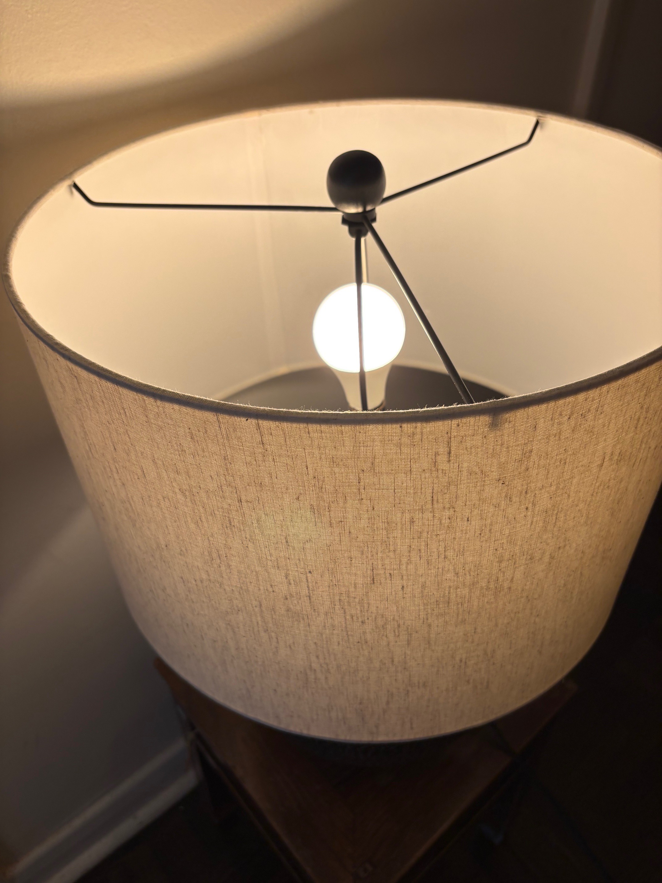 Ashley Furniture Hambell Black & Gold Table Lamp - New - photo 3
