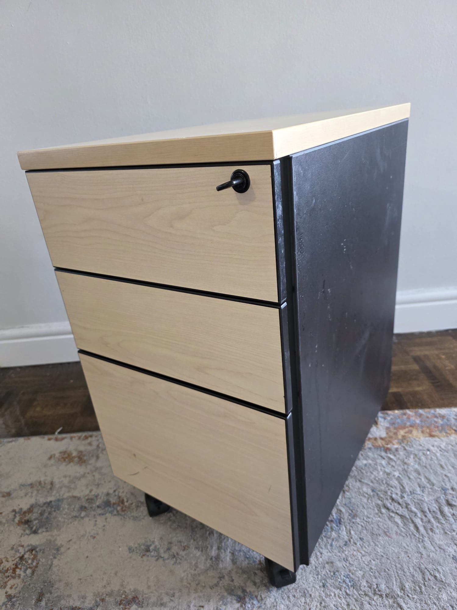 File Cabinet with Wheels and Lock - photo 5