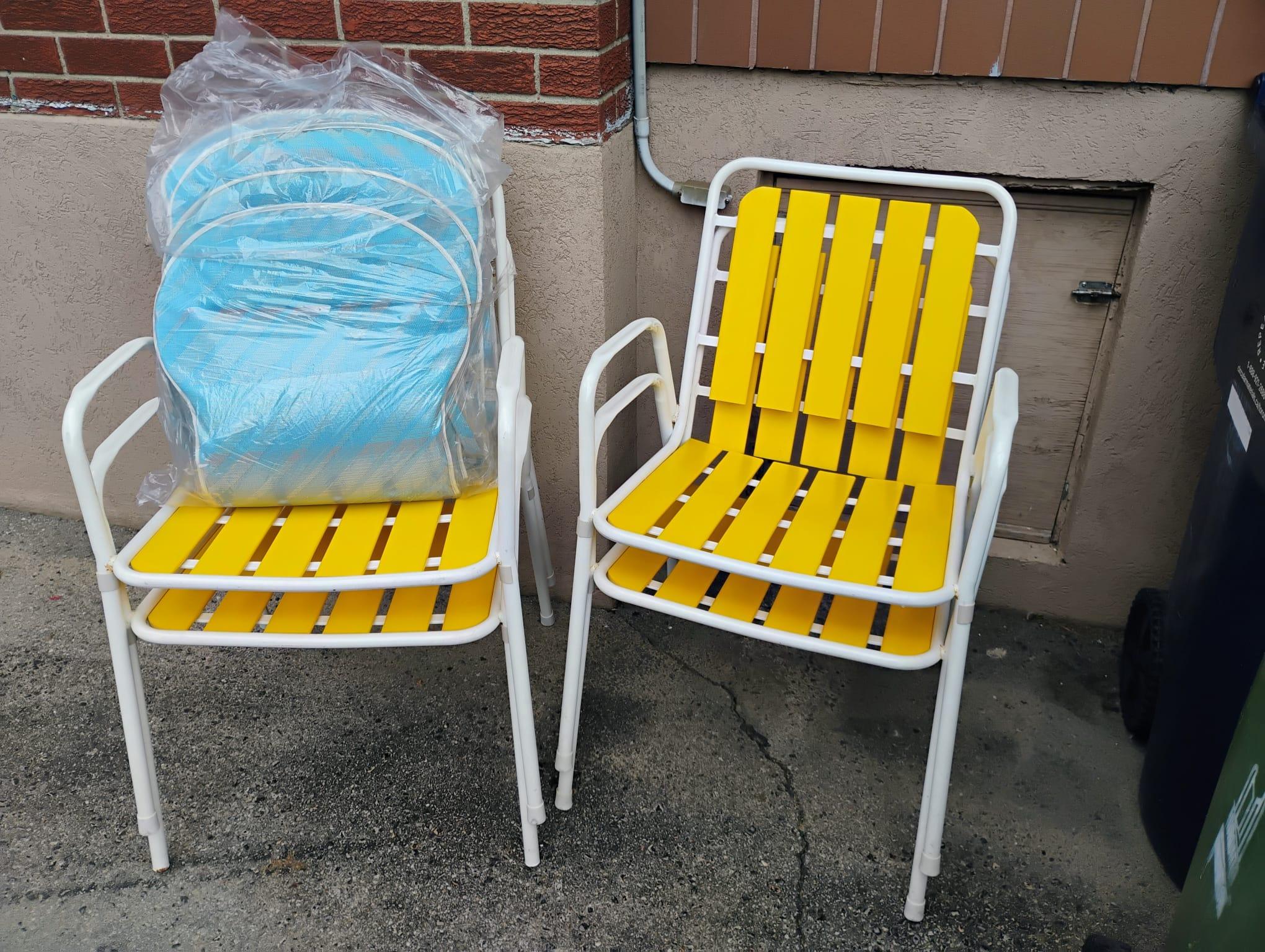 Vintage 80s Set of 4 Heavy Duty Yellow/White Patio Chairs