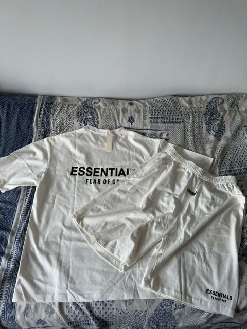 Essentials fear of gods set.