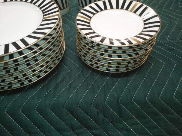 Mikasa dinnerware & service set