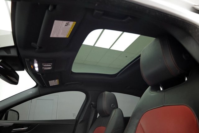 2018 Jaguar XE - photo 3