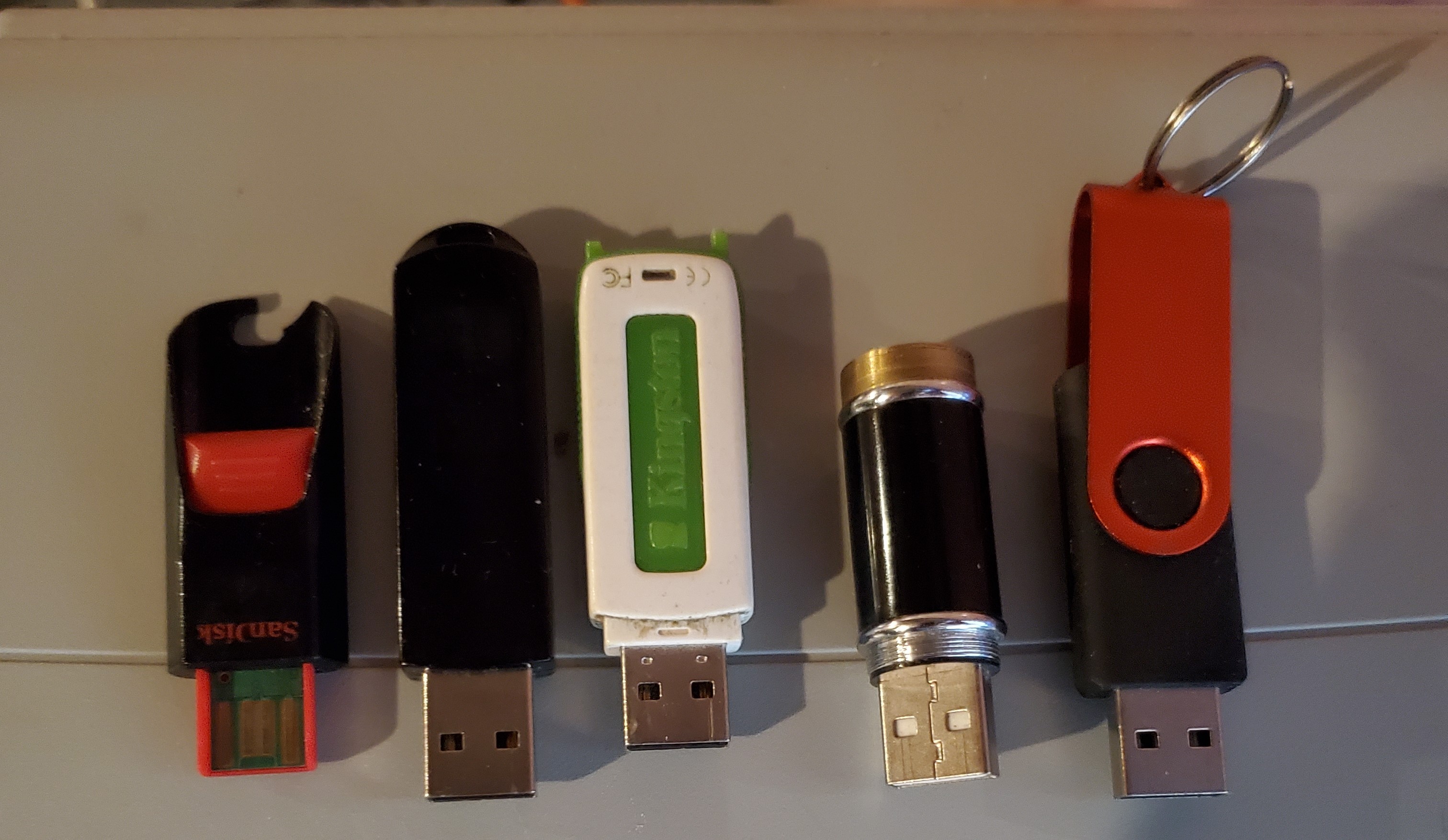 Various RAMs, memory cards and usb sticks - photo 4