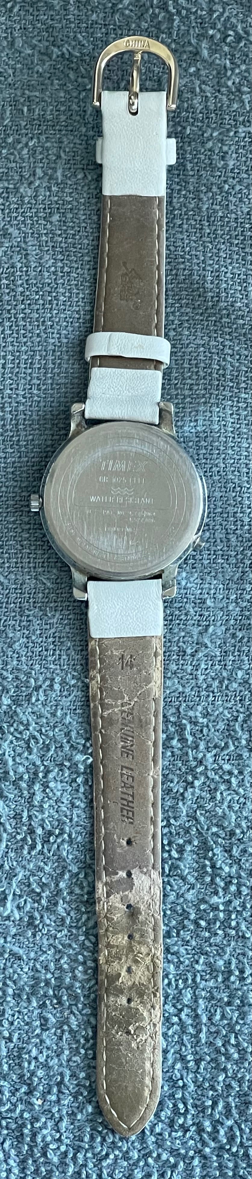 Vintage 1995 Women's Timex Field Dial Watch (Needs Battery) - photo 4