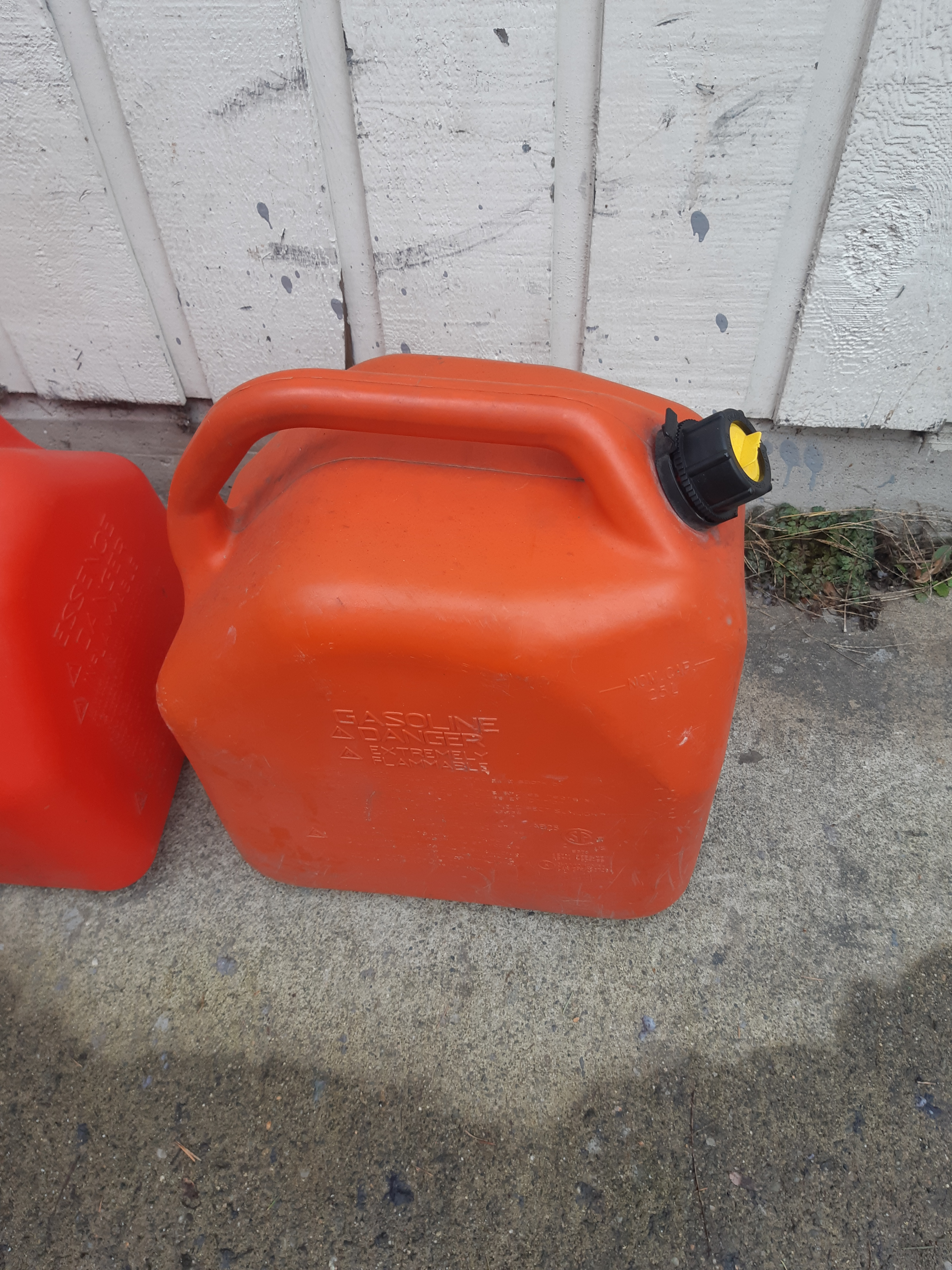 Jerry Gas Cans ( C ad 4 Prices) - photo 5