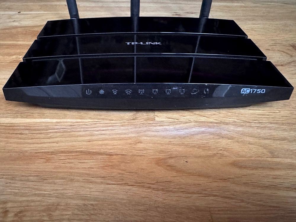 Used TP-Link Archer C7 AC1750 Wireless Dual Band Gigabit Router - photo 3