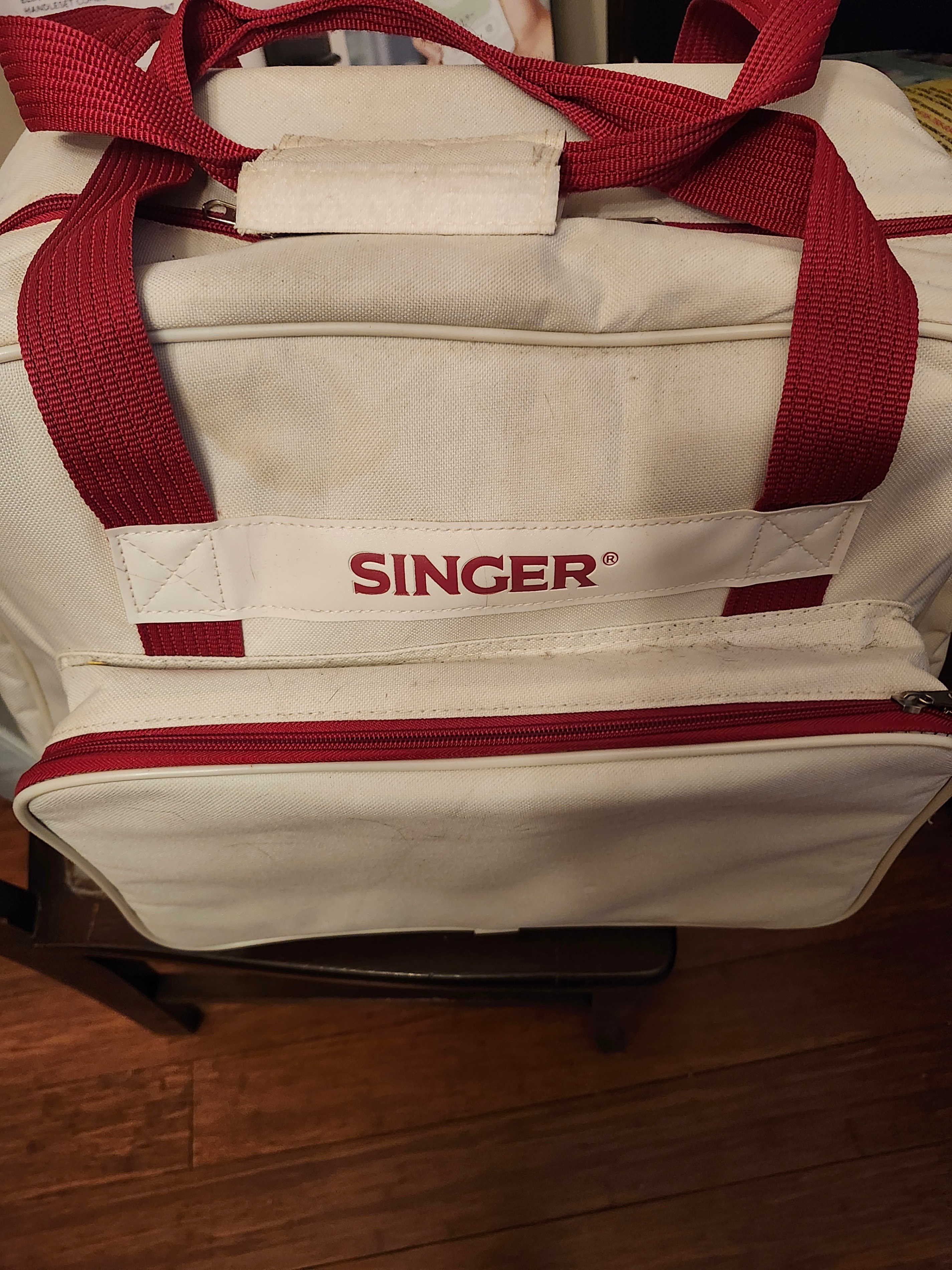 Brand NEW Singer Sewing Machine (Table-Top)