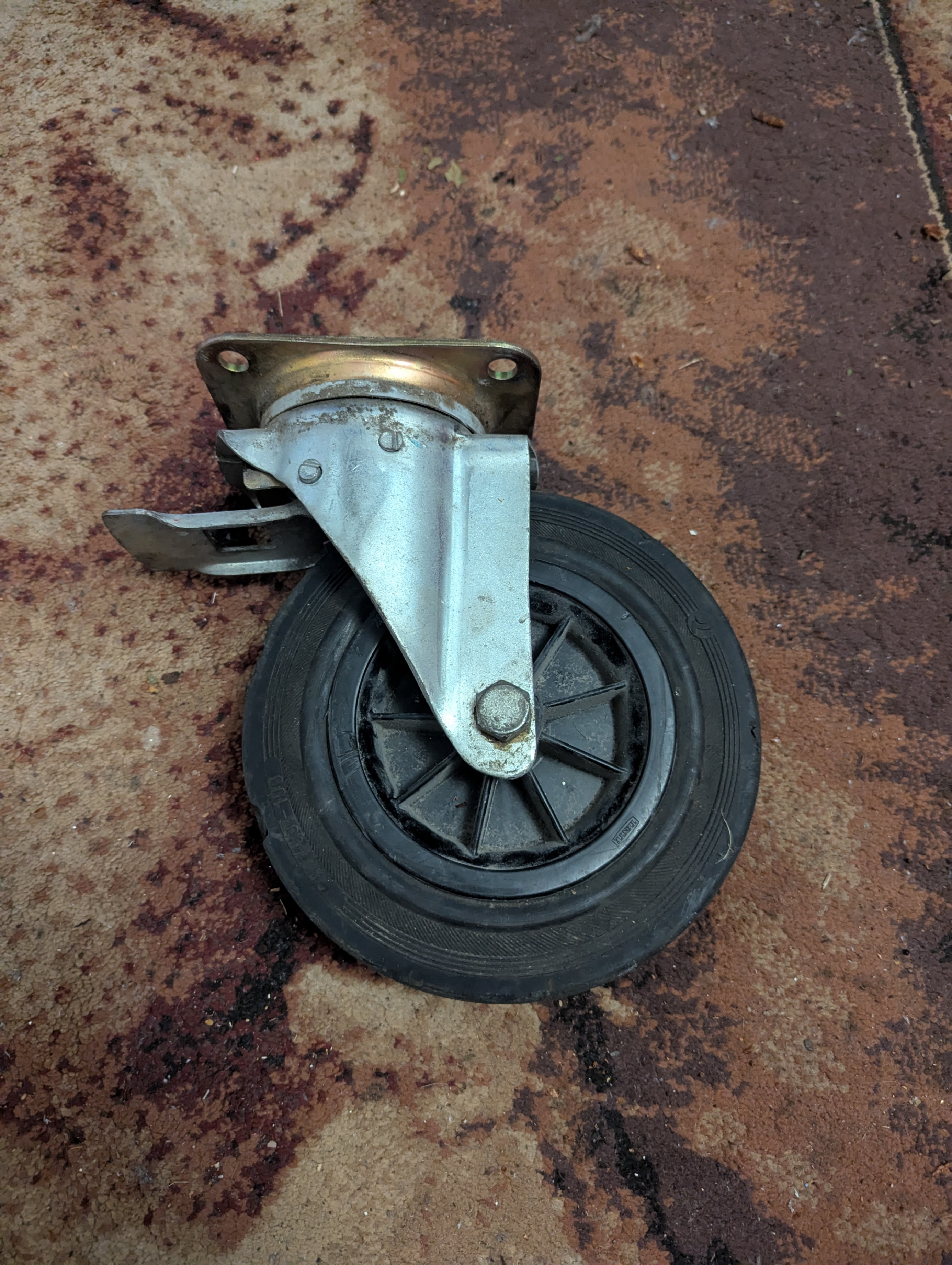 Large caster wheel