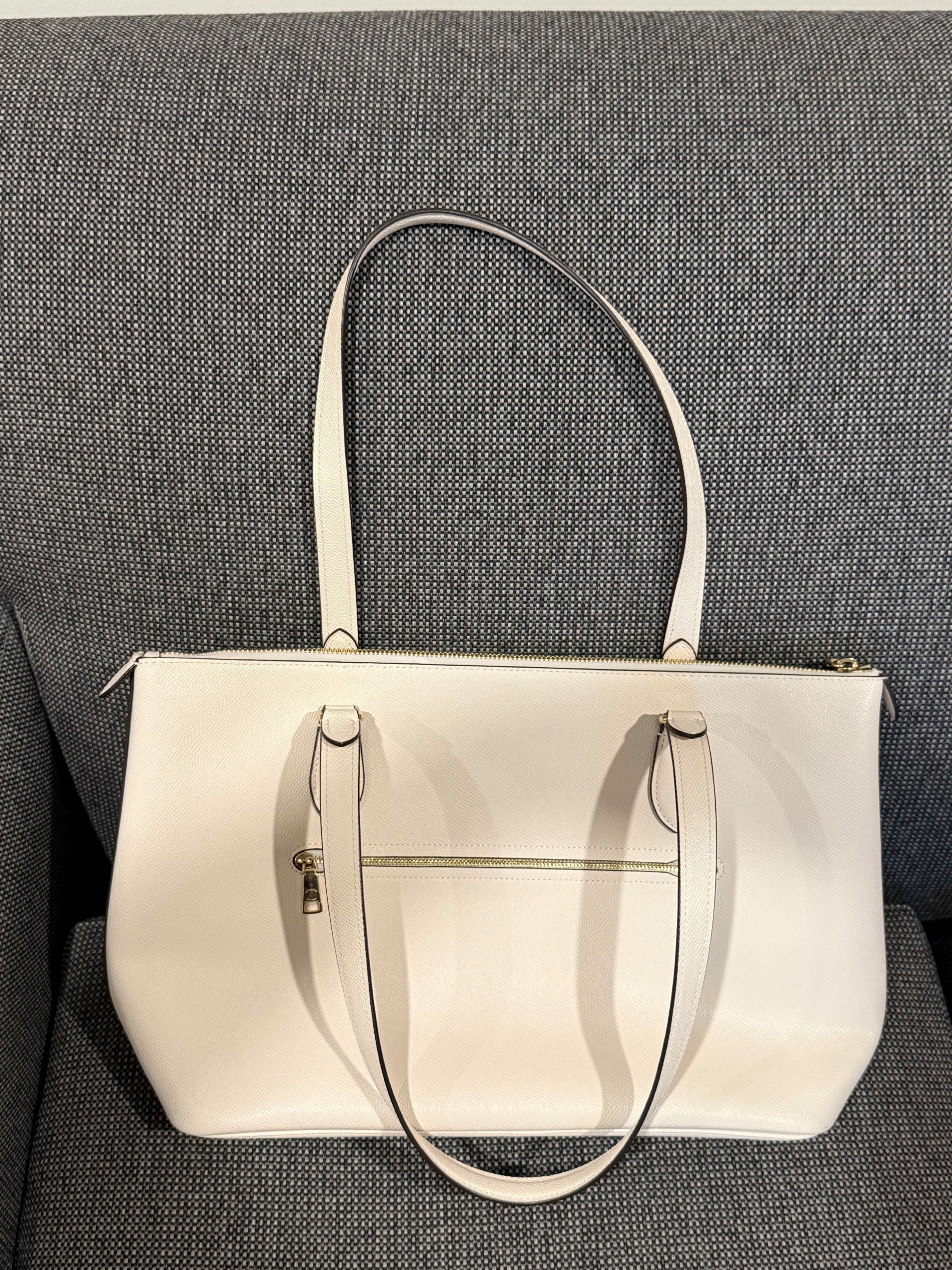 Coach Gallery Tote Bag – Chalk Leather – Excellent Condition - photo 2