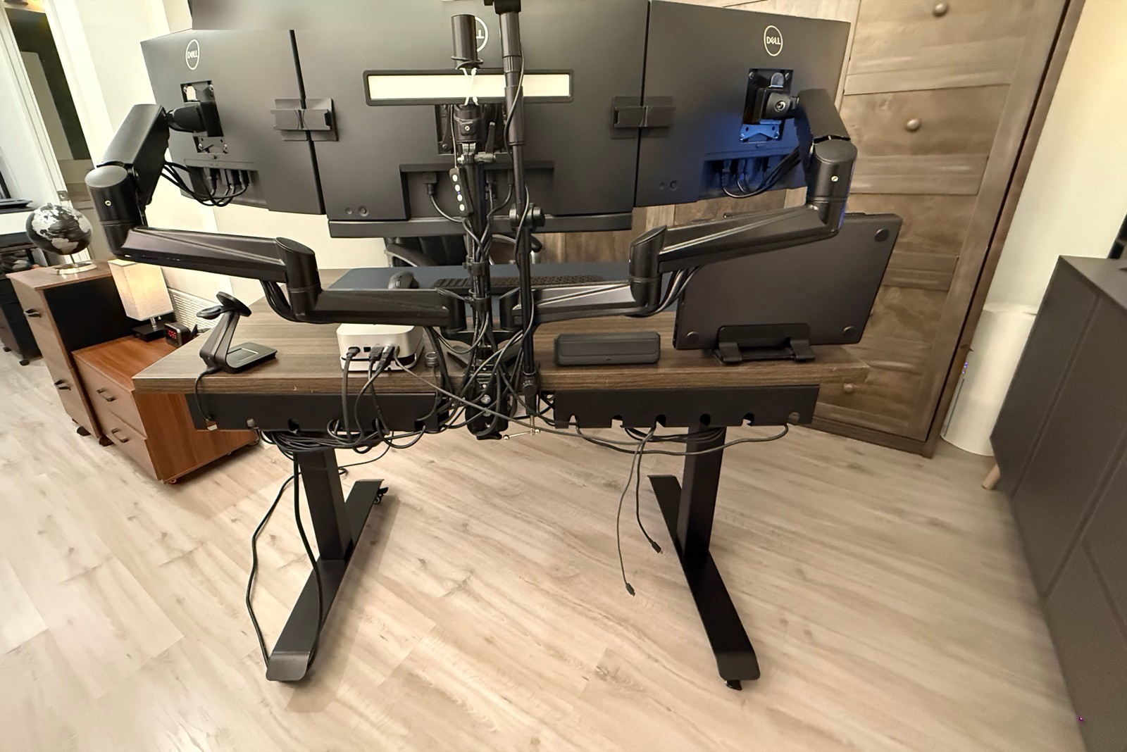 Standing Desk + 3 Dell Monitors + VIVO Arms + Yeti Nano Bundle - photo 3
