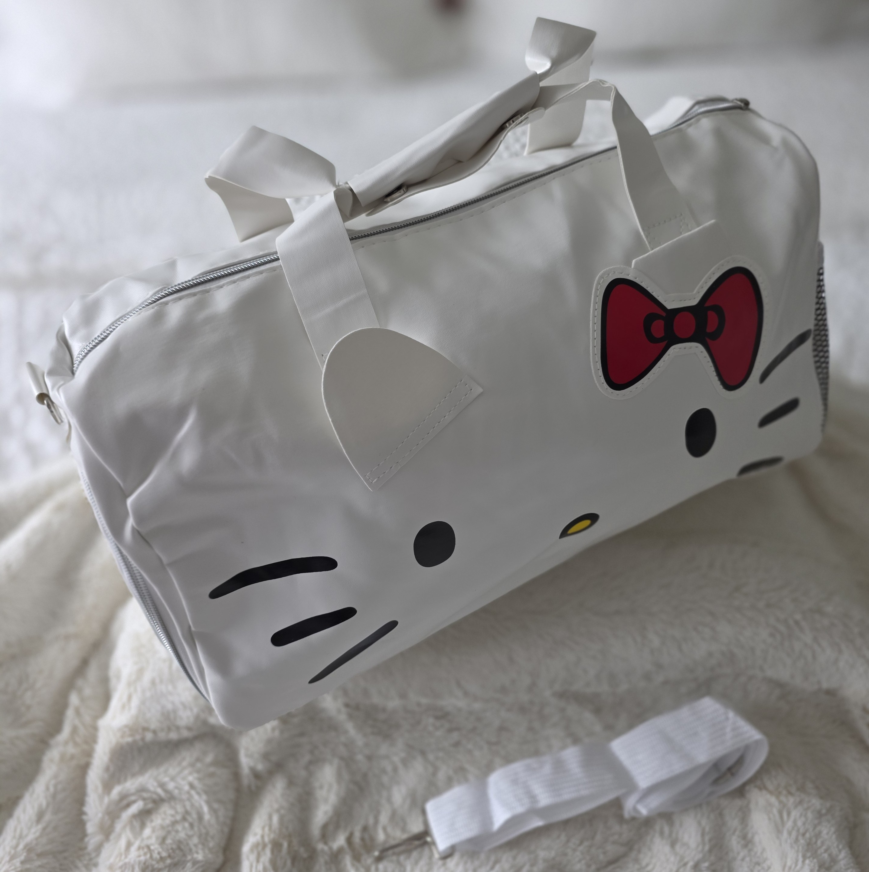 Hello Kitty-White-Gym or Travel/Carry-On-Organizer Bag-BRAND NEW