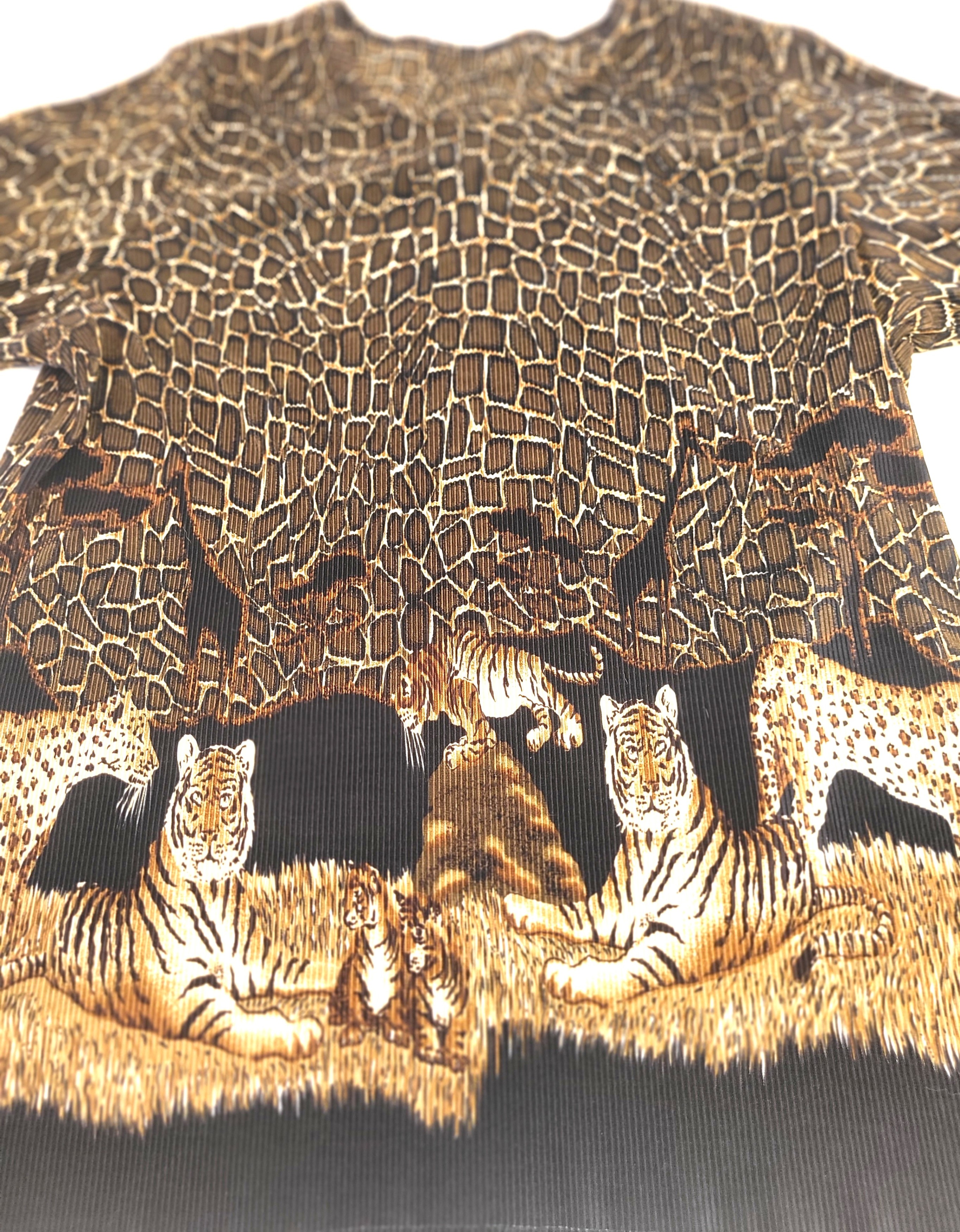 Safari Plissé Top Tiger Leopard Short Sleeve Blouse
