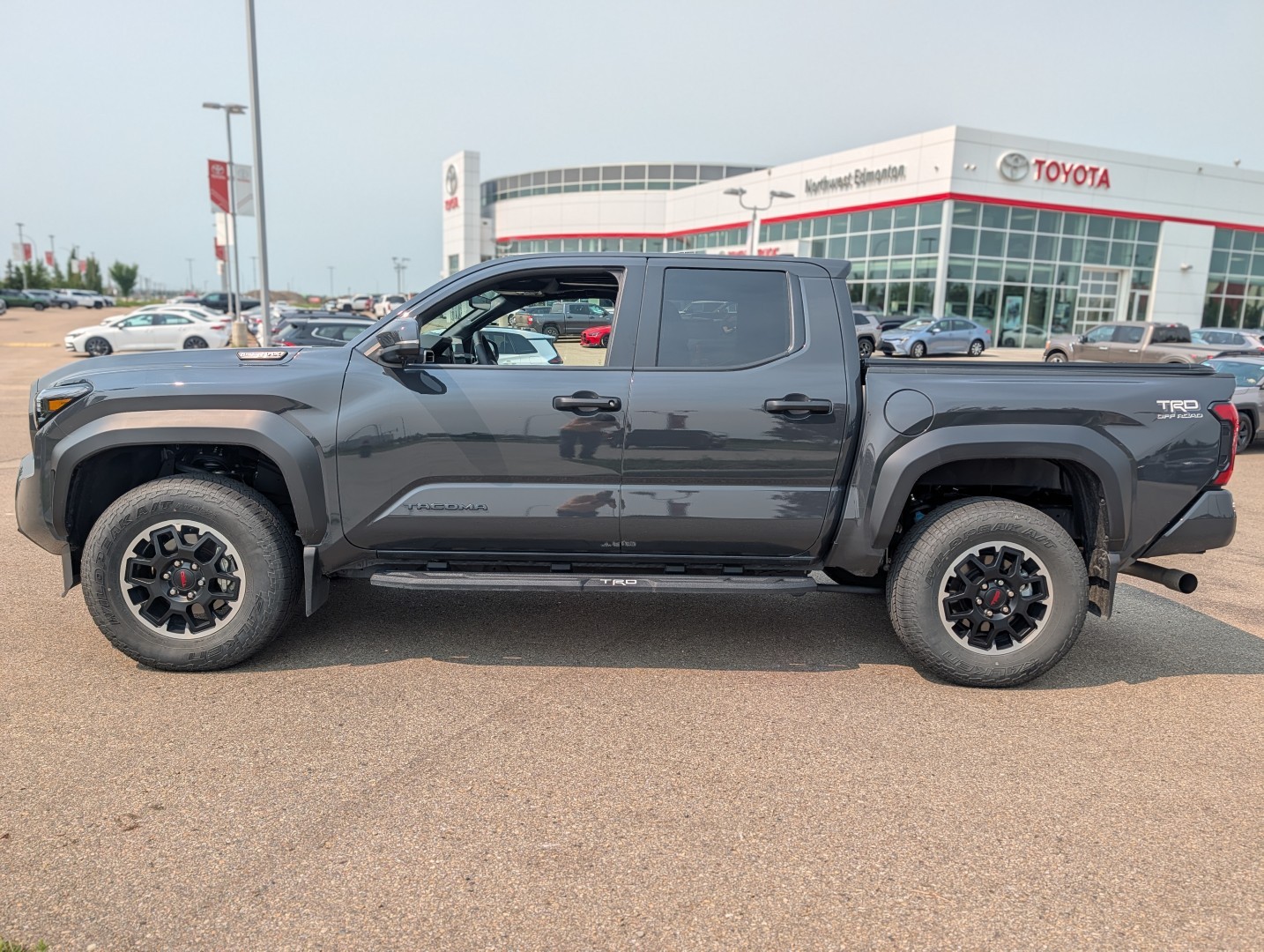 2025 Toyota Tacoma - photo 2