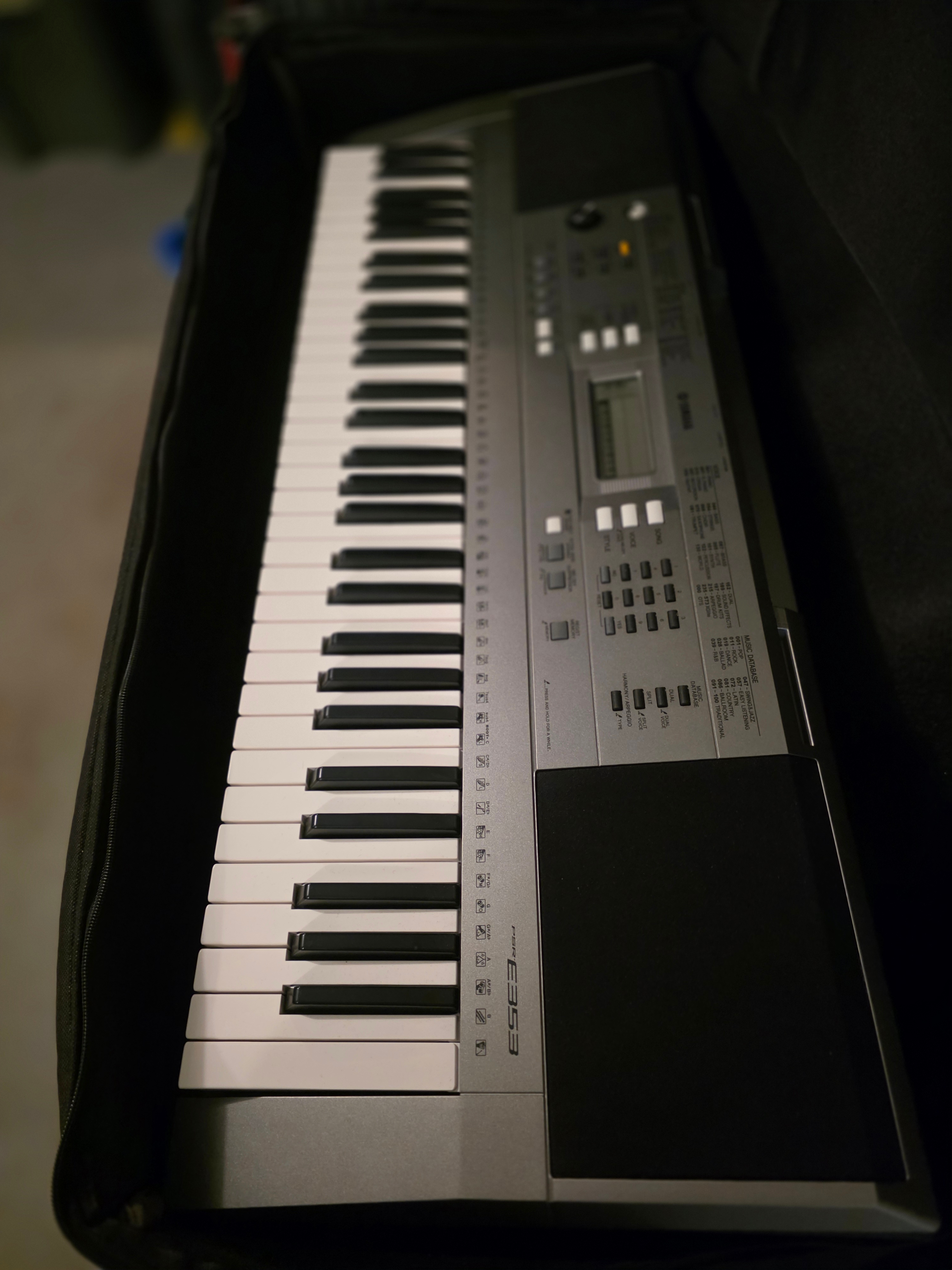 YAMAHA PSR-E353 Portable keyboard & Travelling Case - photo 4