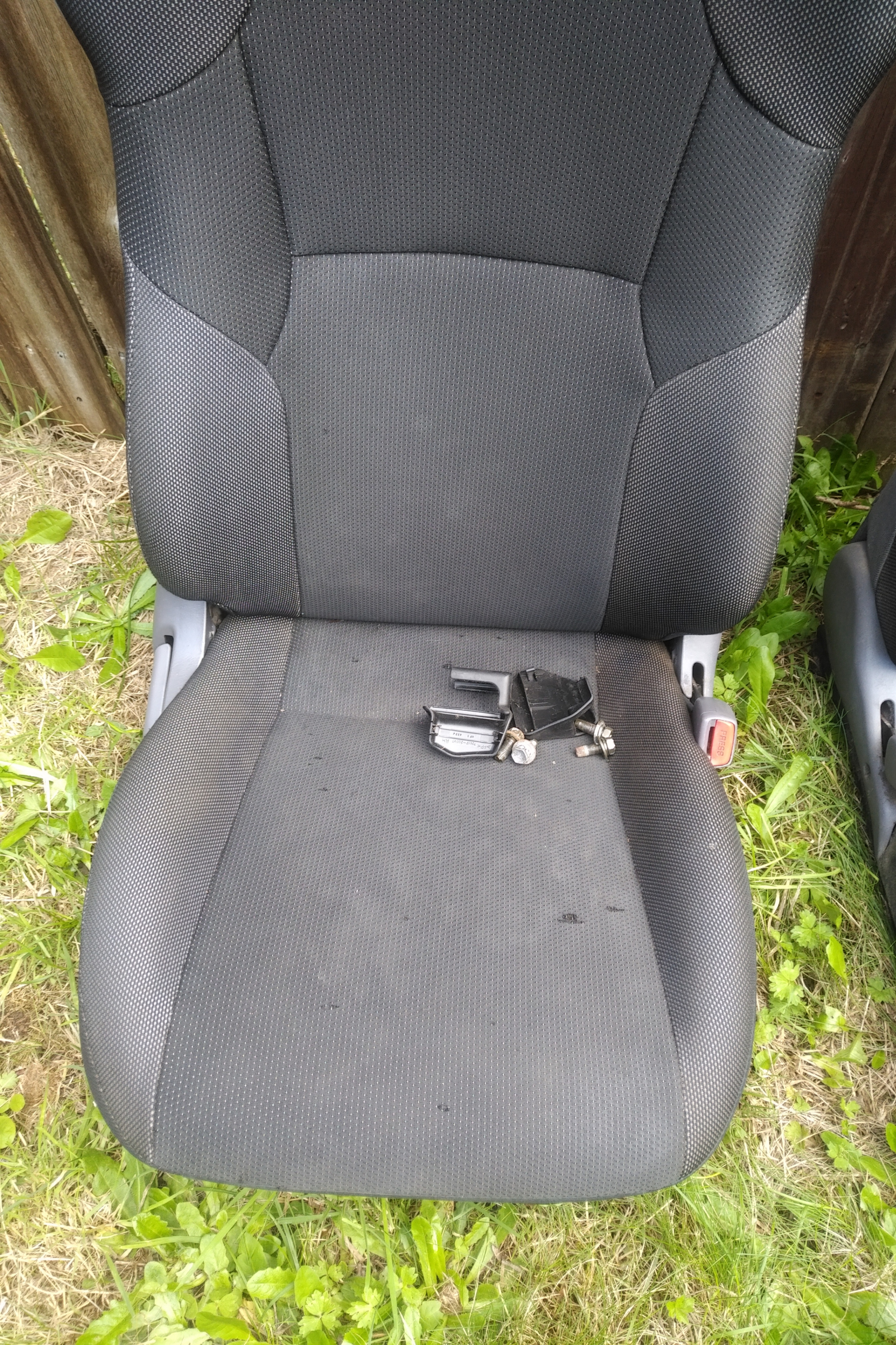 Toyota Celica 00-05 GT/GTS Cloth Front Seats - photo 2
