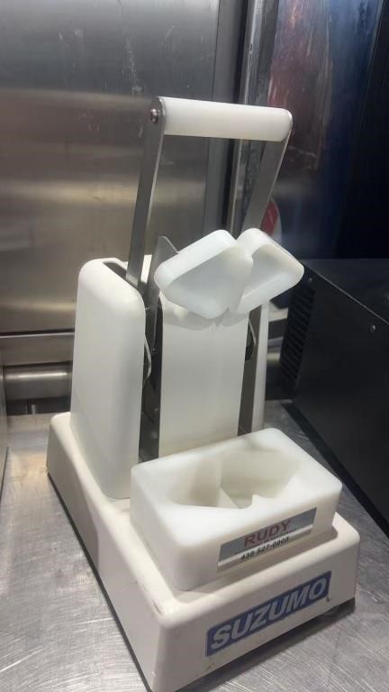 Suzumo Manual Onigiri Rice Ball Maker - photo 3