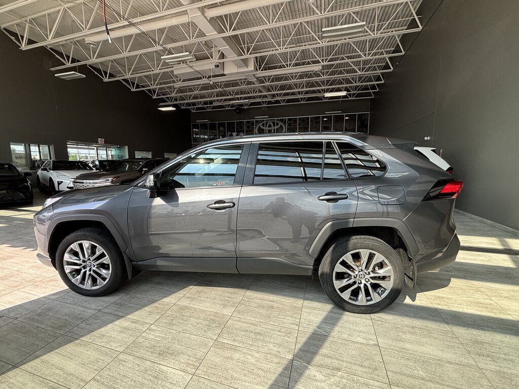 2023 Toyota RAV4 - photo 2