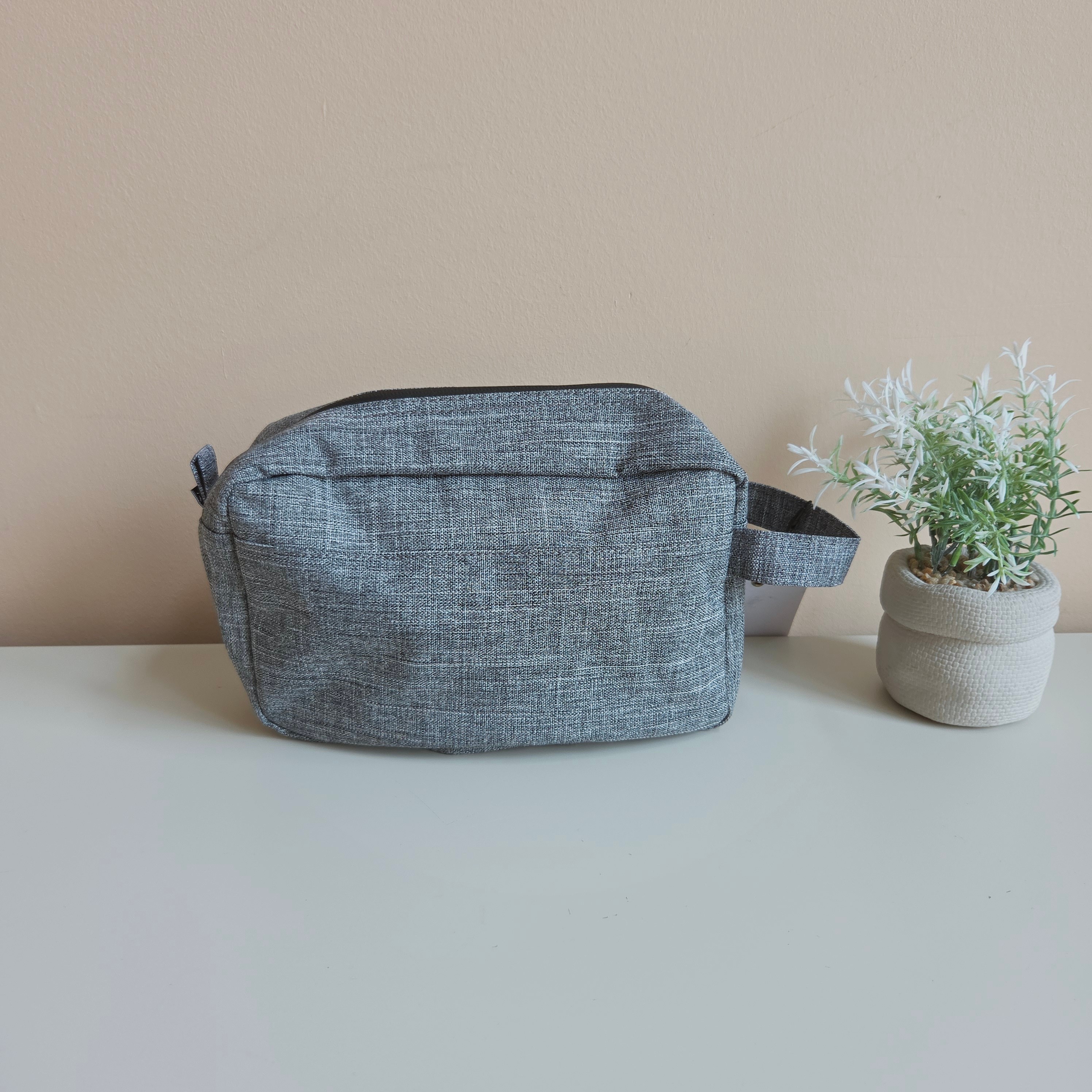 Herschel - Maple Leaf Chapter Travel Kit - NWT! 🧳 - photo 3