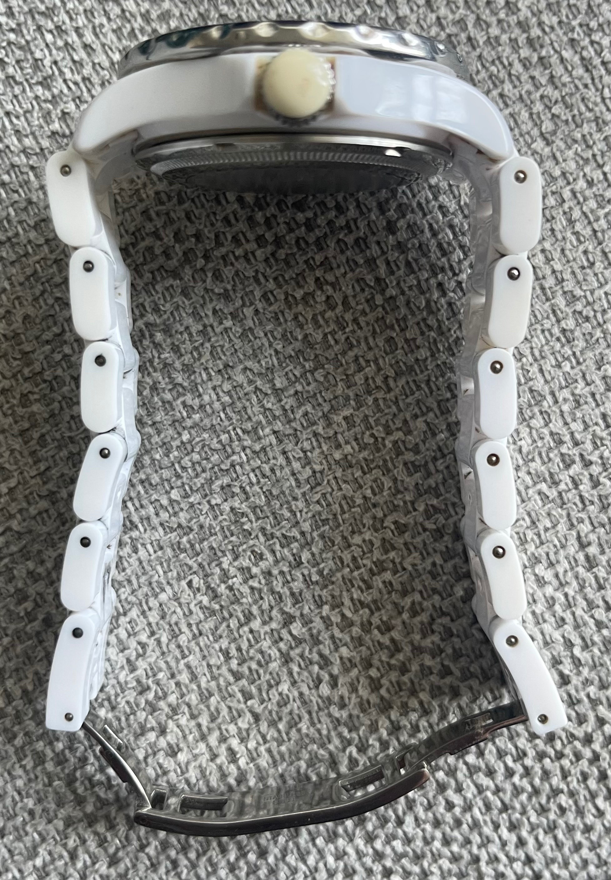 Vintage ToyWatch White Plasteramic Crystal Bezel Watch - photo 3