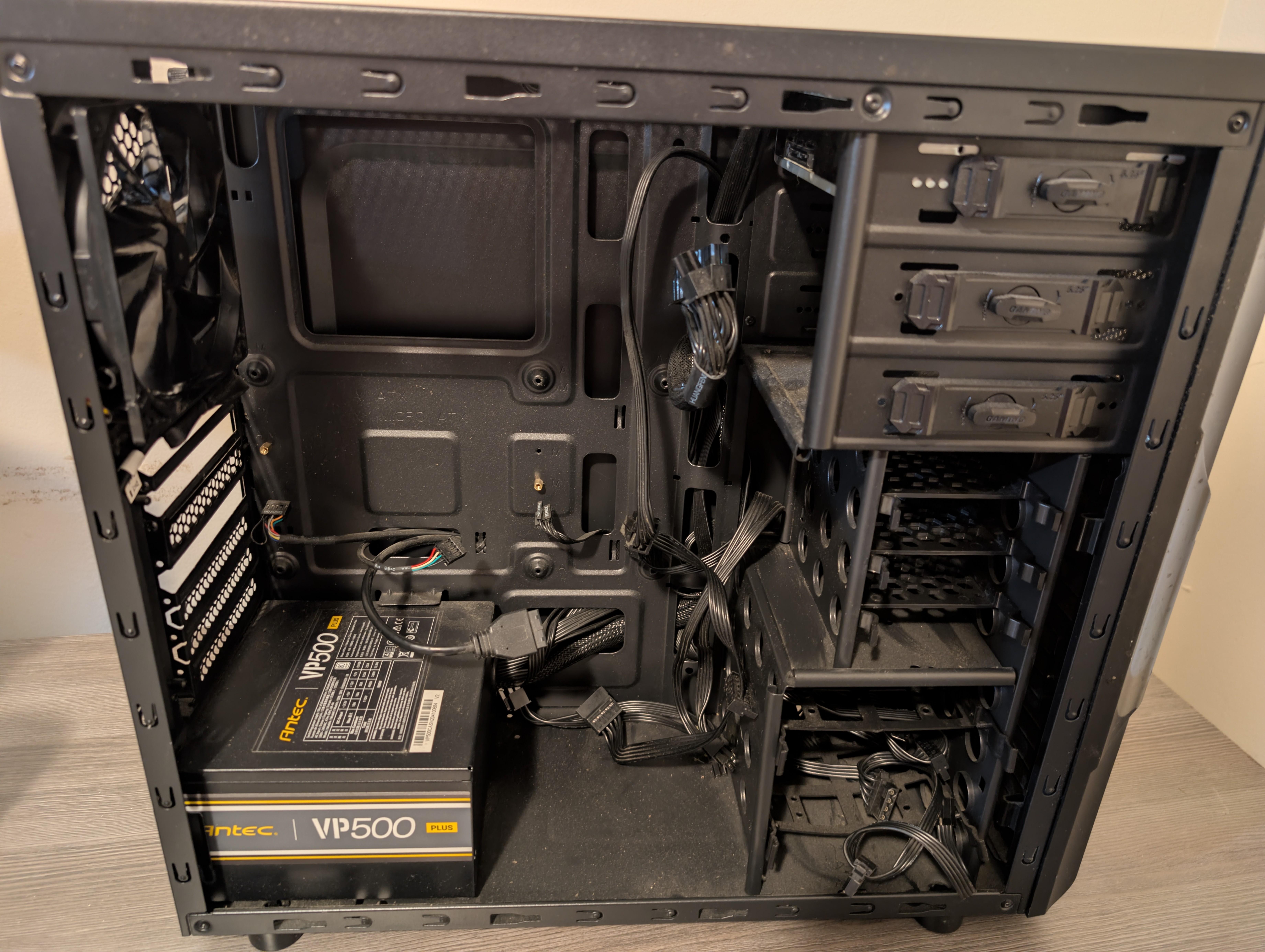 Thermaltake ATX Mid-Tower Case + 500W Antec Power Supply Combo