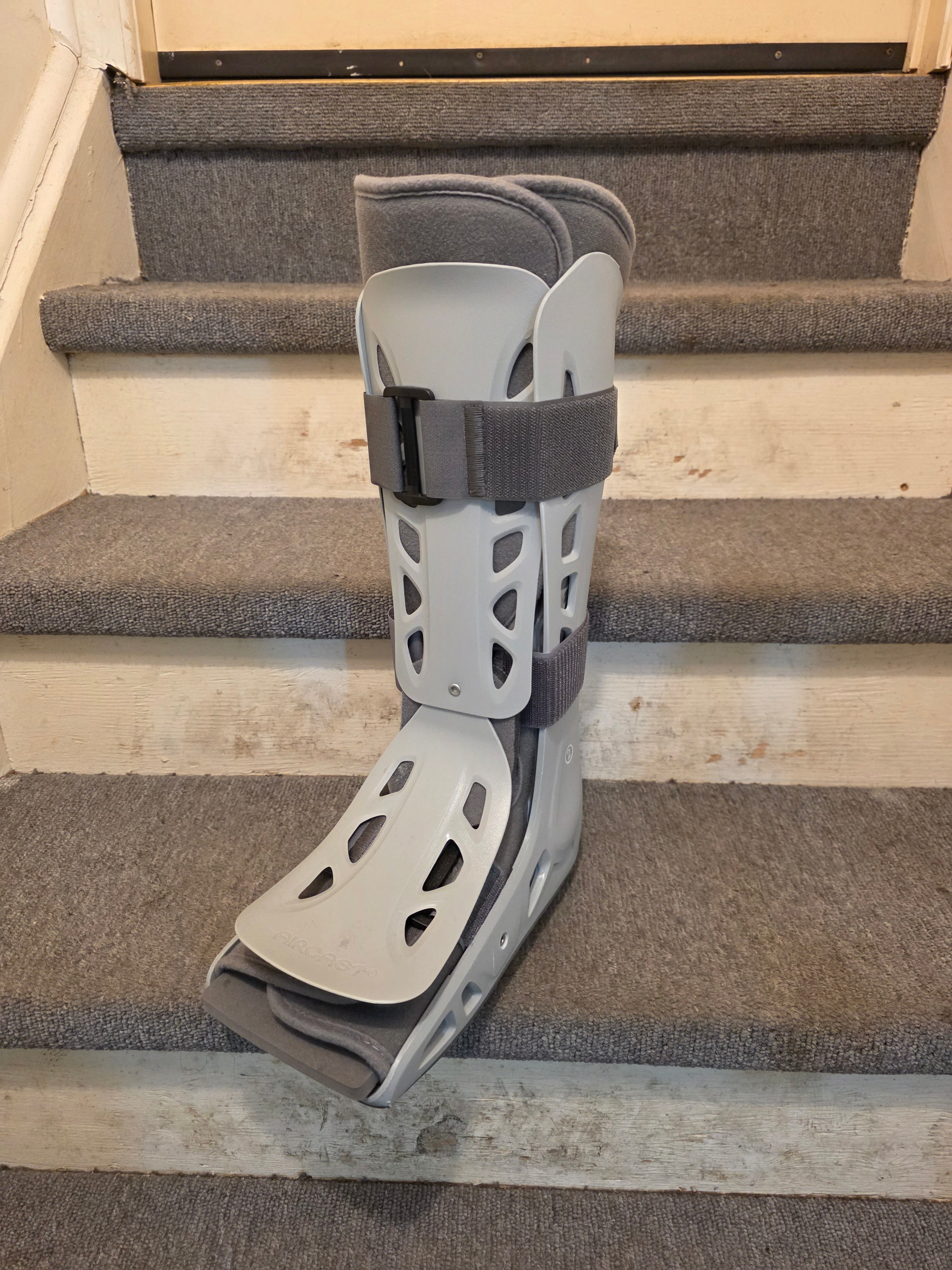 Aircast AirSelect Orthopedic Walking Boot (Size: Medium)